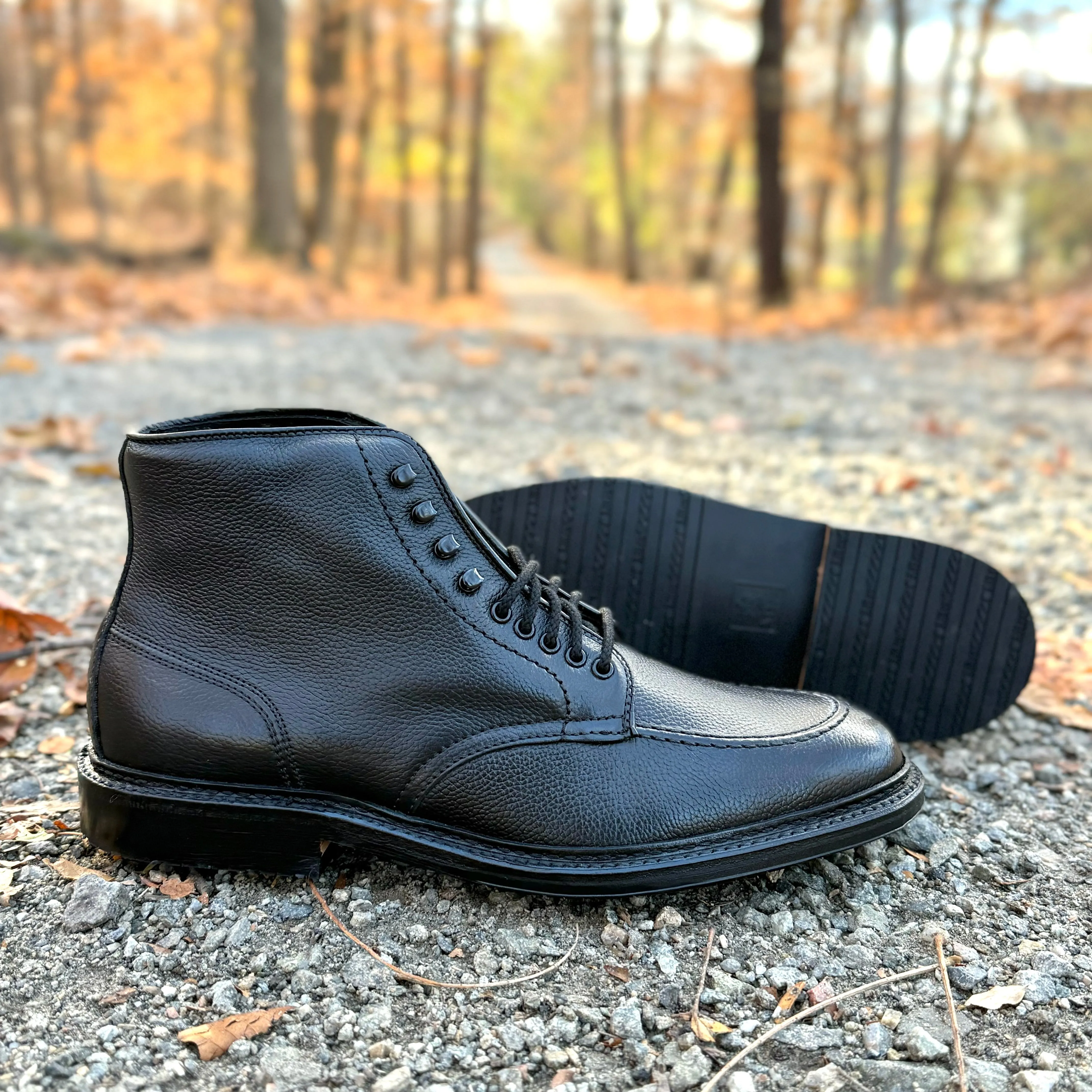 39615LH - The "Han" Boot in Black Regina Grain Cozy Feel