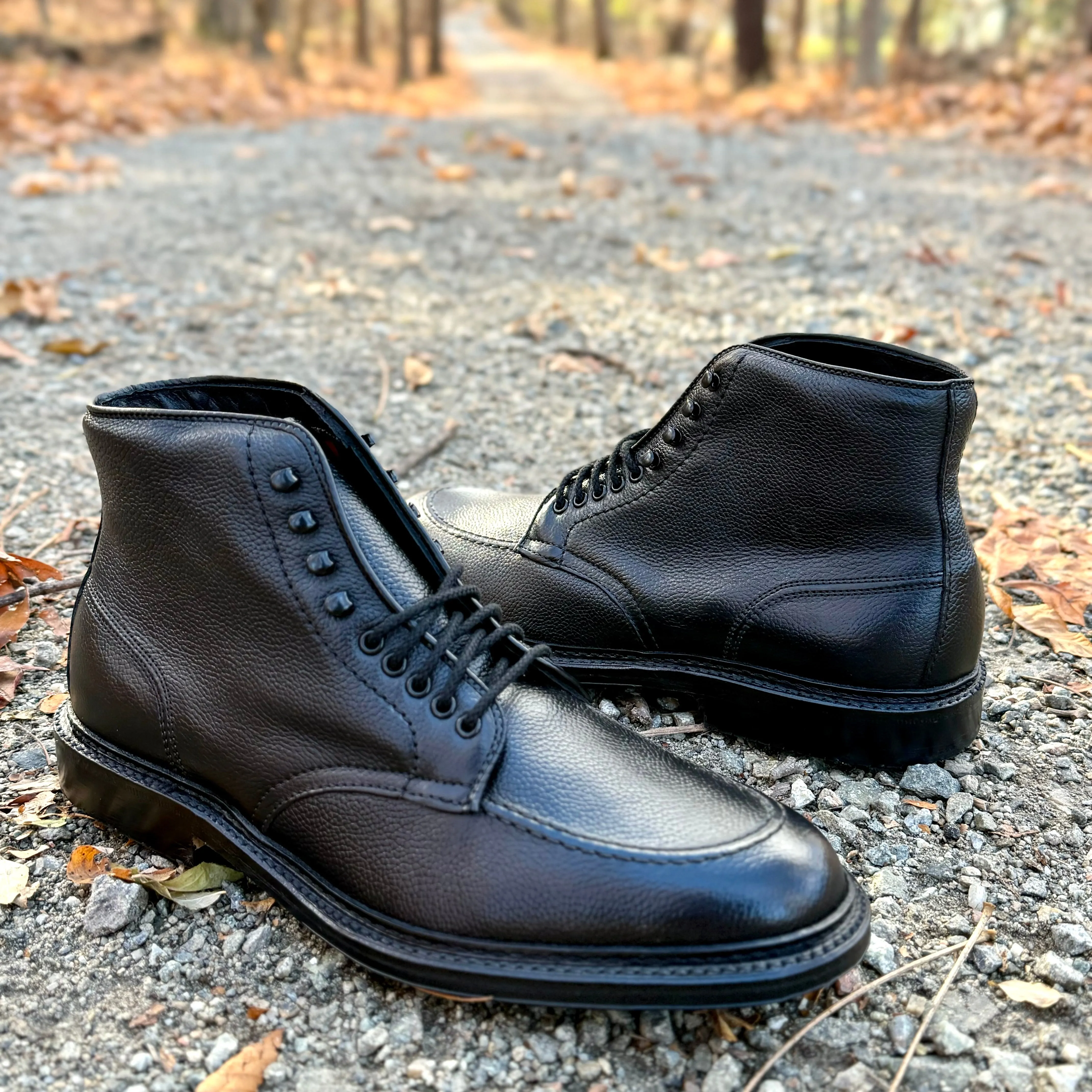 39615LH - The "Han" Boot in Black Regina Grain Cozy Feel