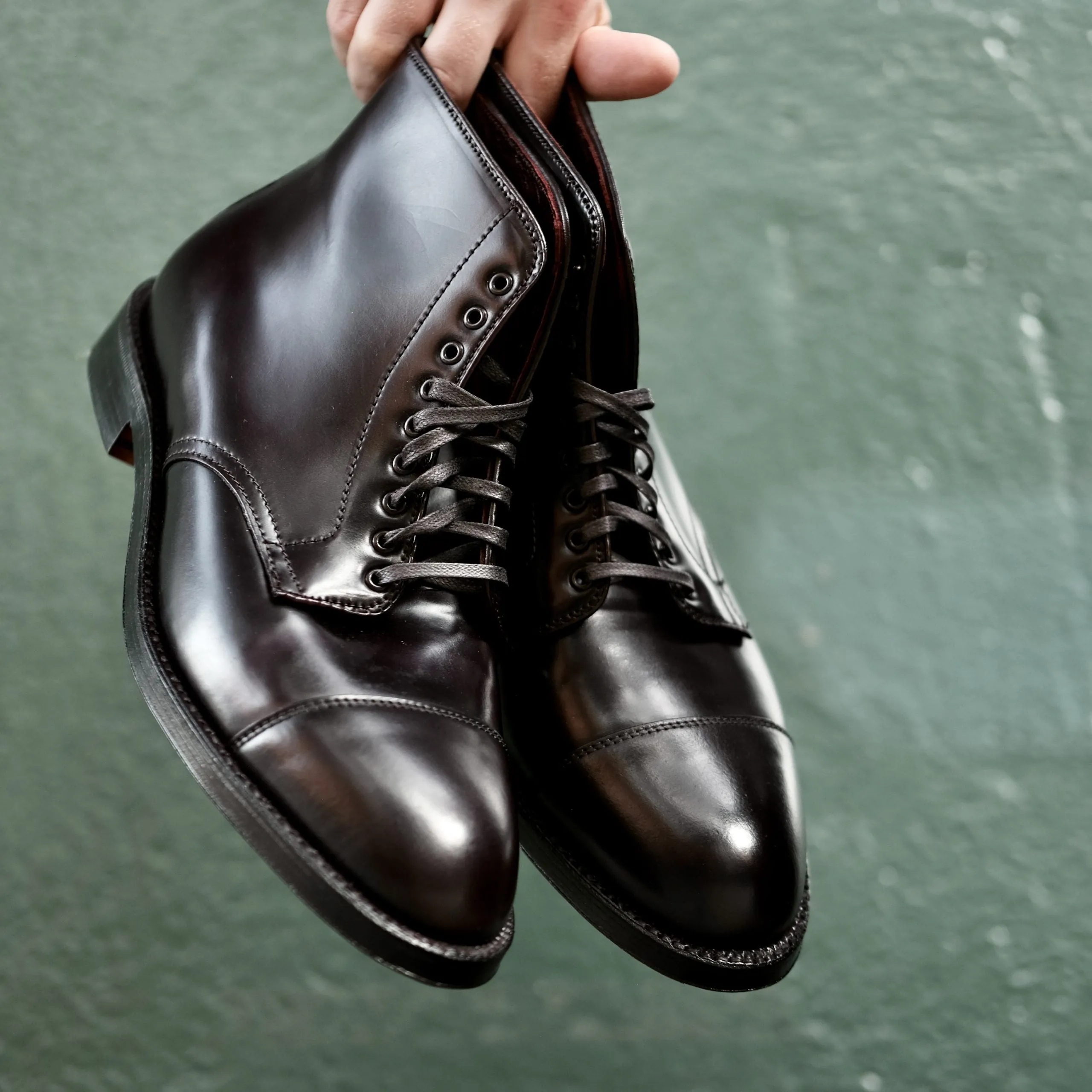 4060 - Cap Toe Boot in Color 8 Shell Cordovan Pull-on design