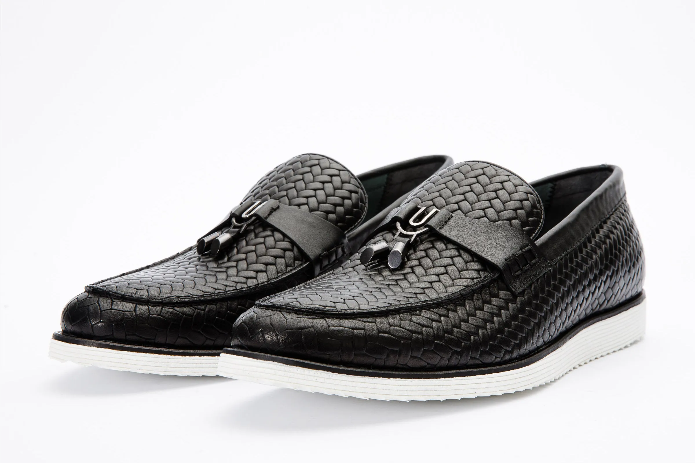 All-weather look The Sperry Black Leather Tassel Loafer Men Shoe