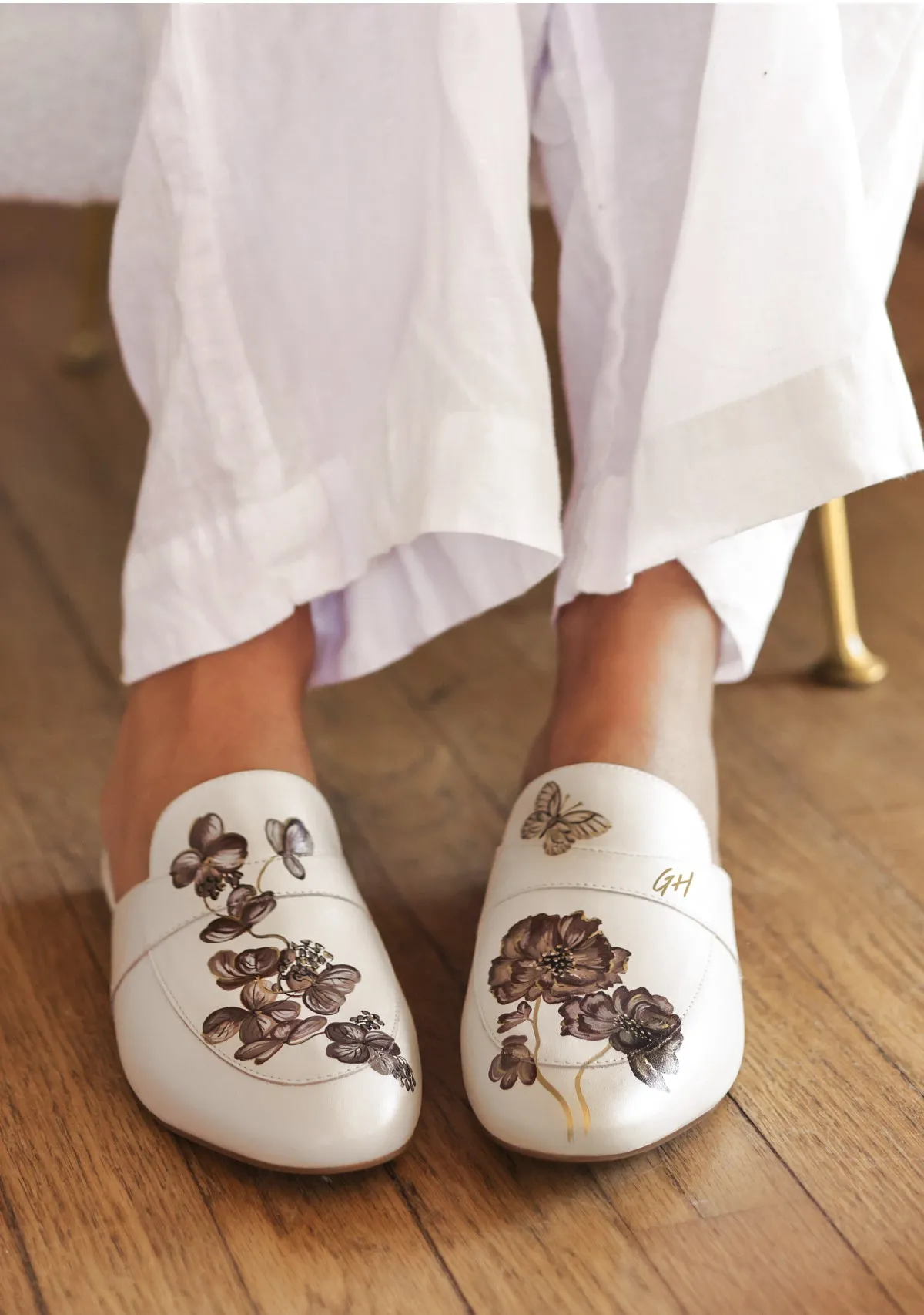 Anti Odor Coffee Flowers White Mule
