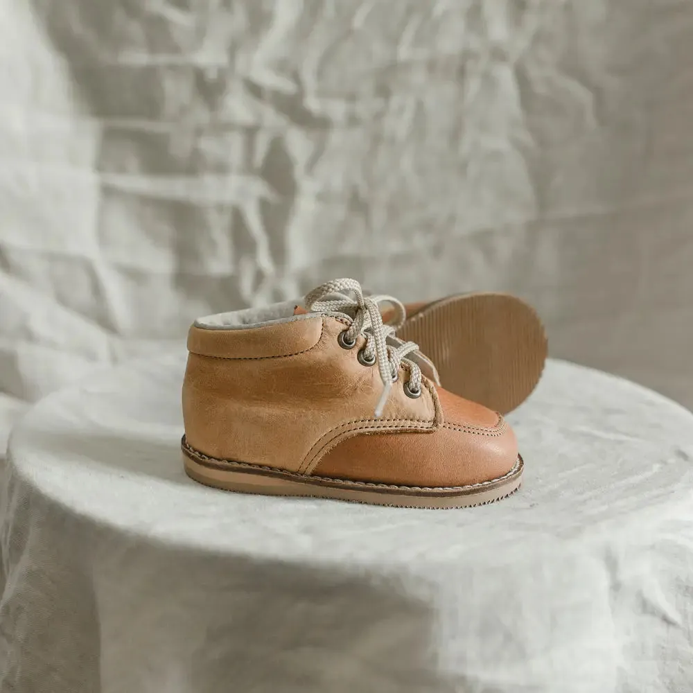 Arlo Boot - Tan/Cognac Web Design