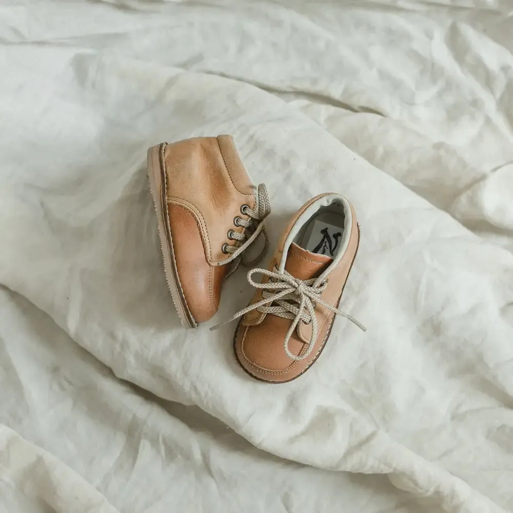 Arlo Boot - Tan/Cognac Web Design