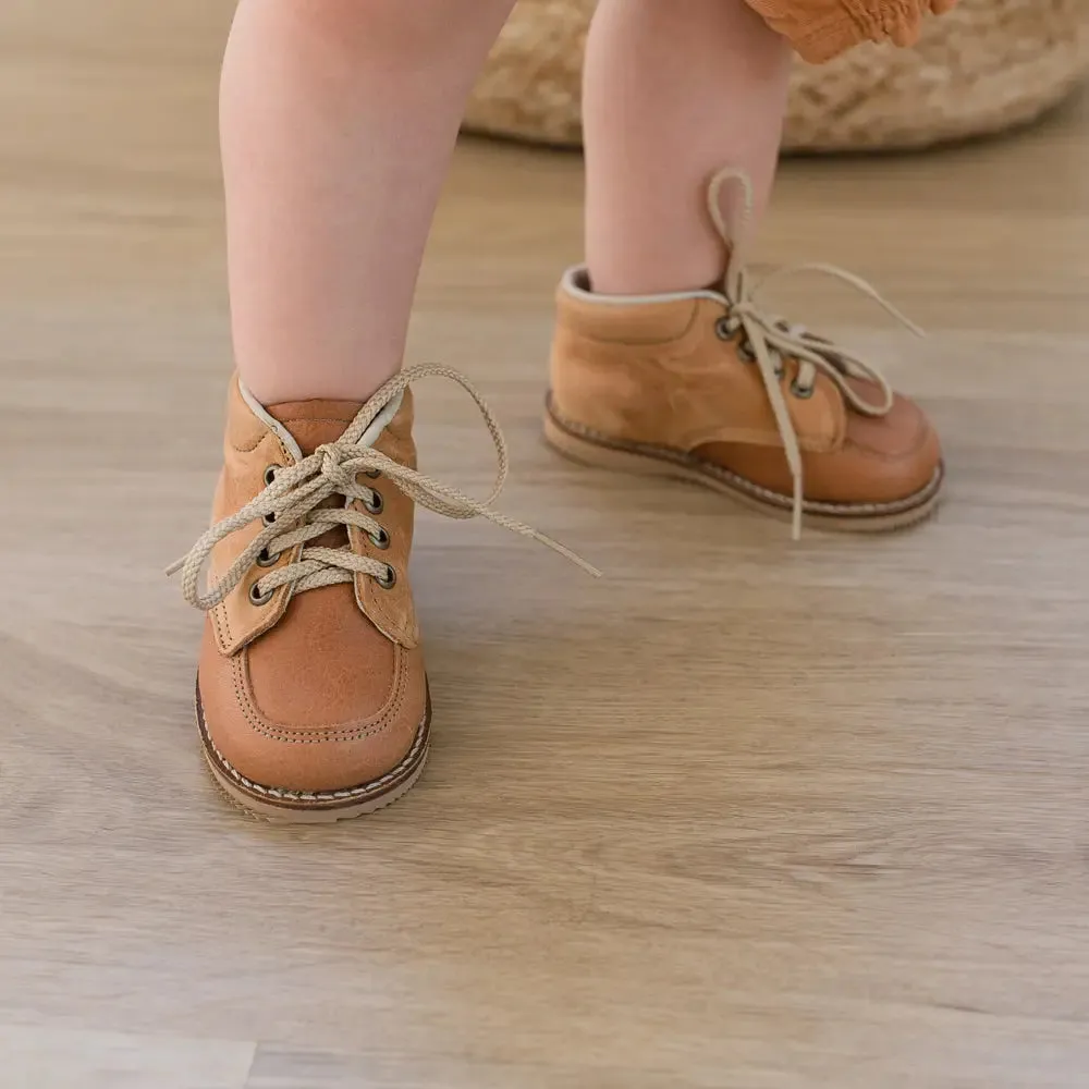 Arlo Boot - Tan/Cognac Web Design