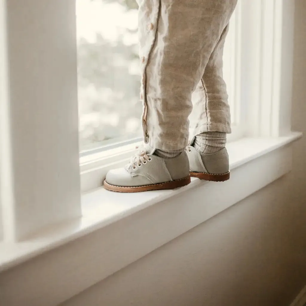 Artie Saddle - Dove Grey Button Kids
