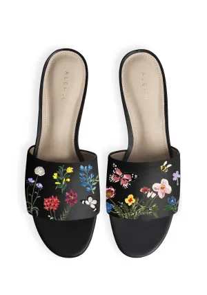 Pressed Flowers Black Slide Seamless Walk Travel Foot Step