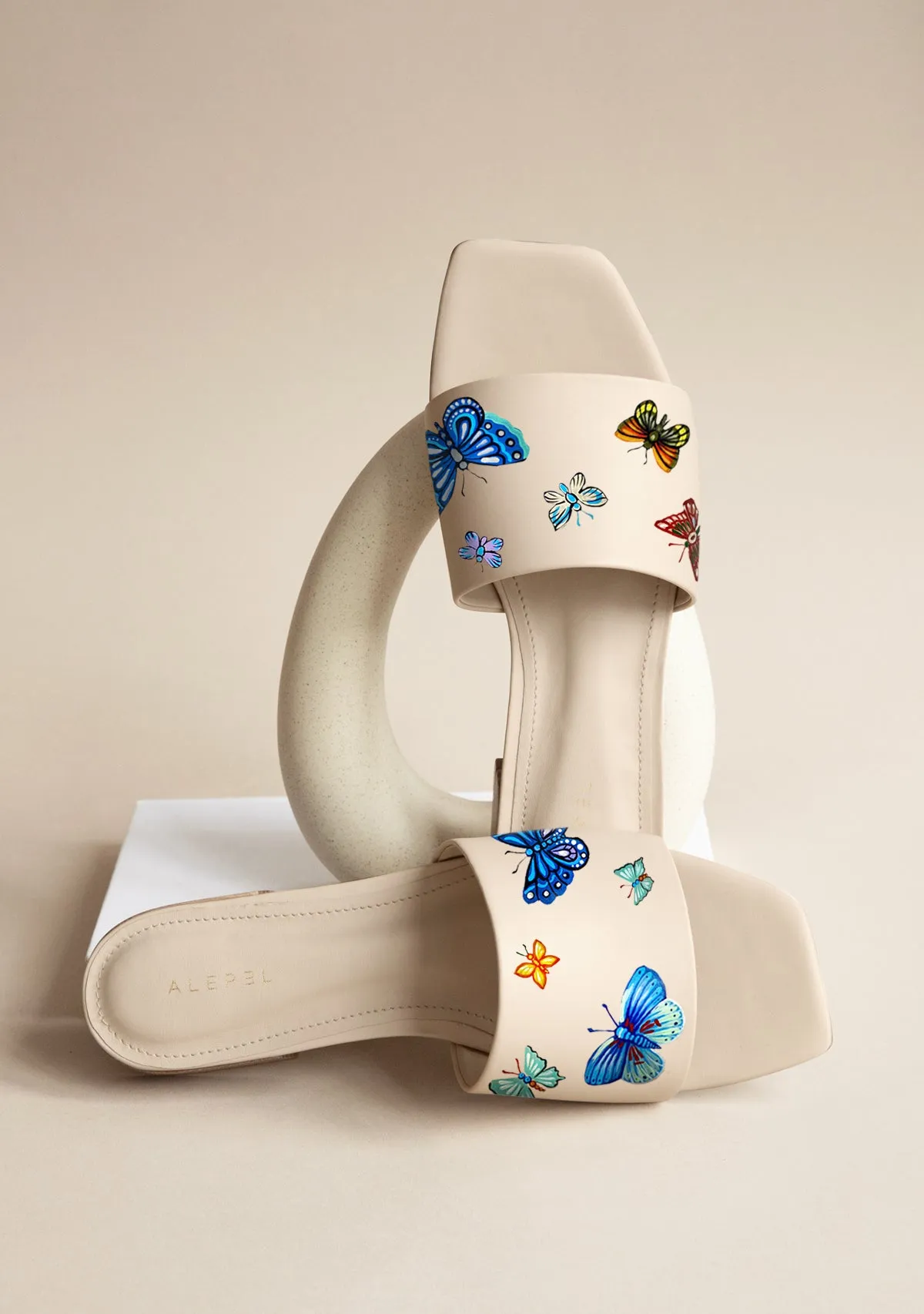 Butterflies Beige Square Breathable Material