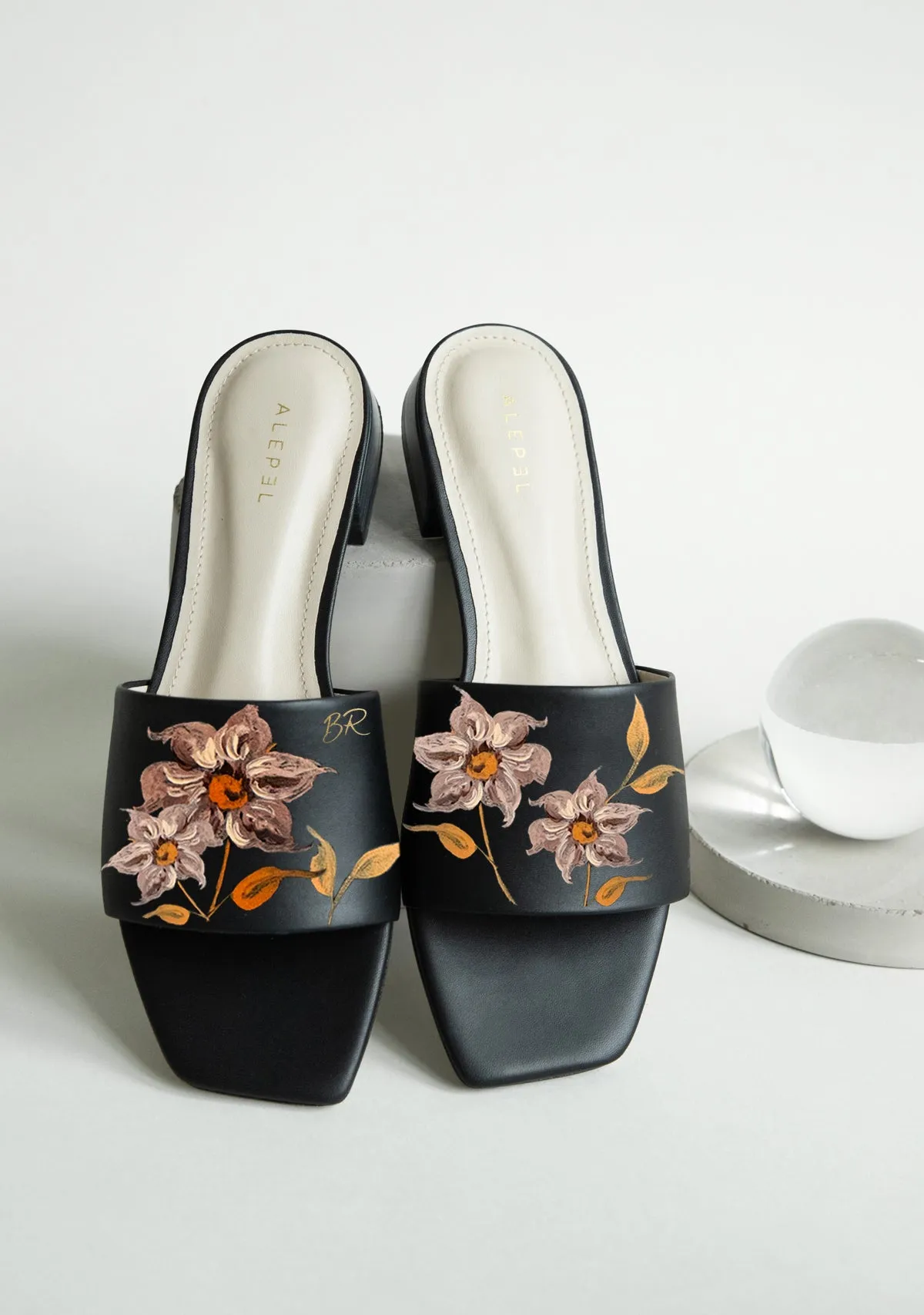 Caramel Florals Black Square Water Resistant Mesh