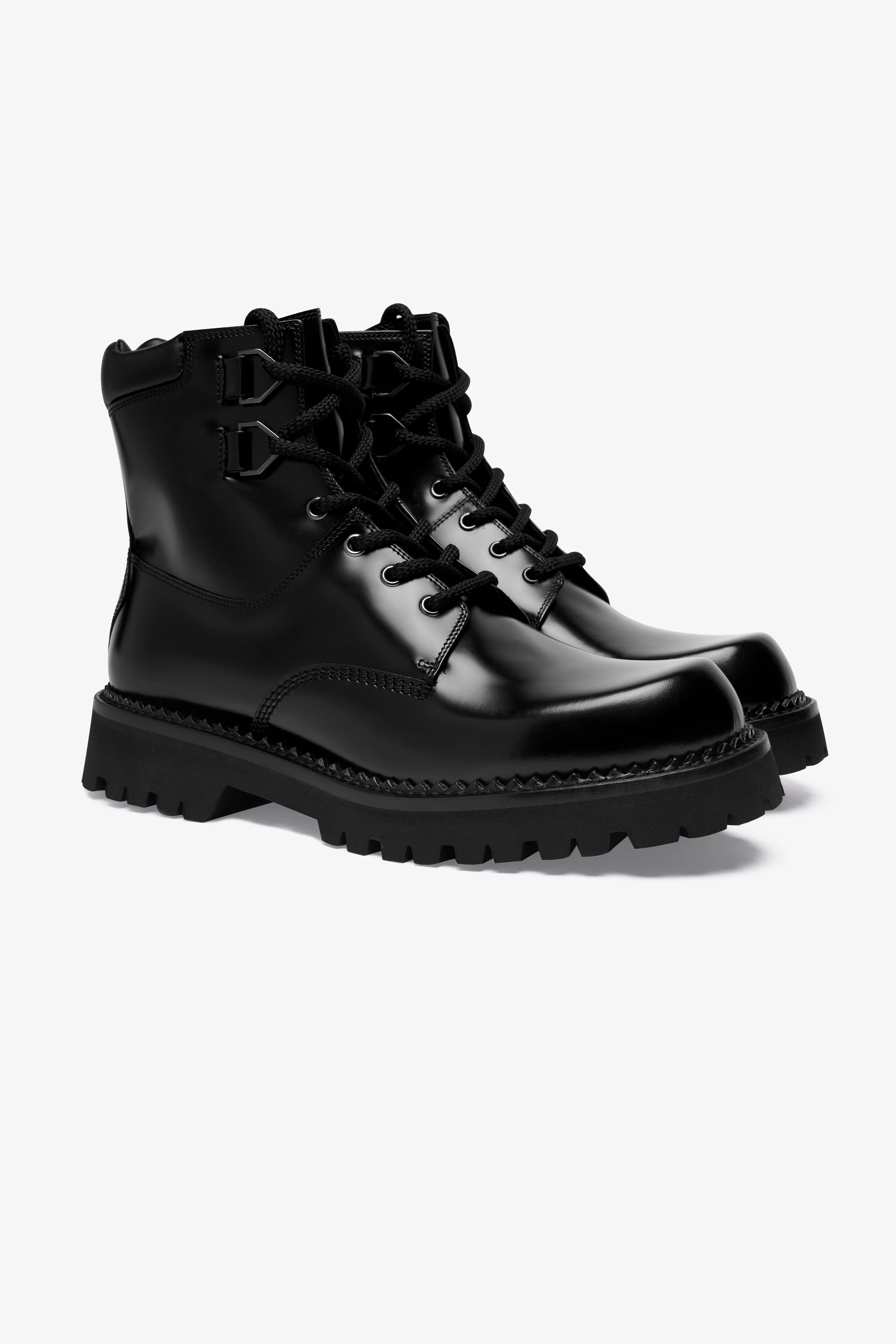 Casual Tough Smith Black Brush Off [man]