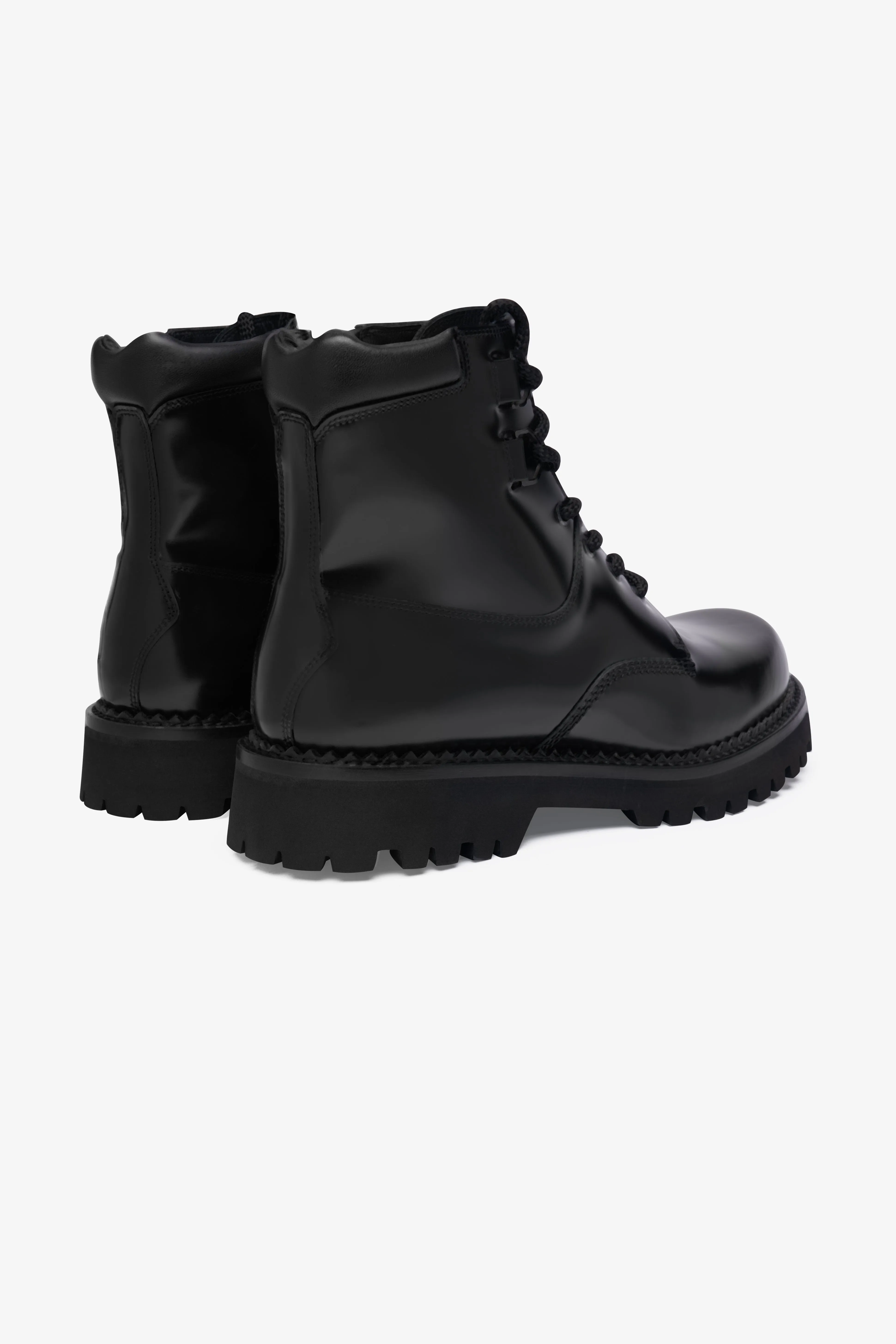 Casual Tough Smith Black Brush Off [man]