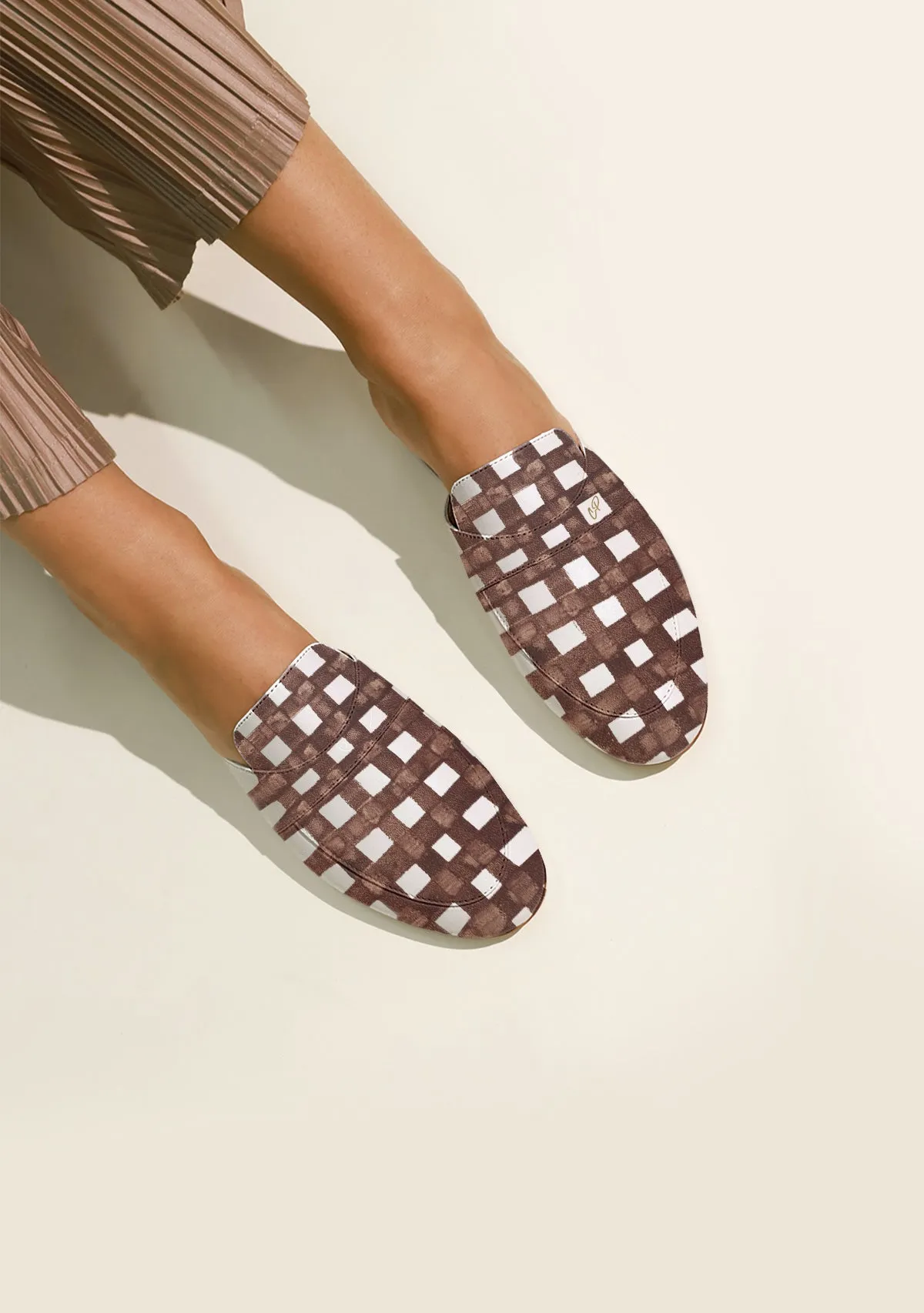 Chocolate Grid White Mule Non-Slip Grip Foam