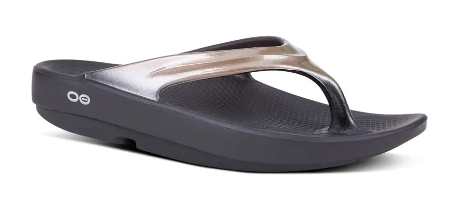 OOFOS OOLALA LUXE - LATTE Back to Nature Fashionable Outdoor Footwear