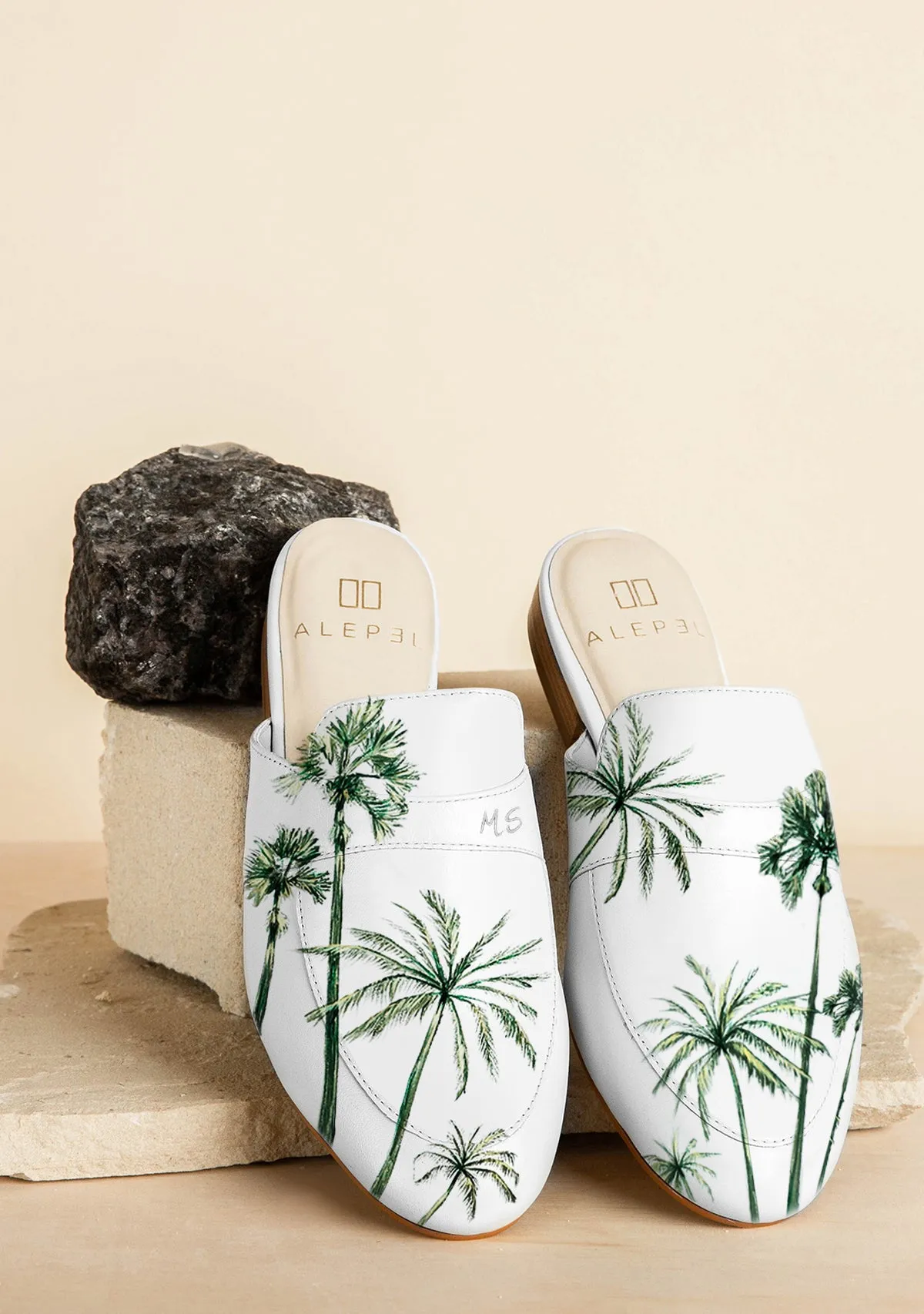 Cocora Valley White Mule Cushioned Upper