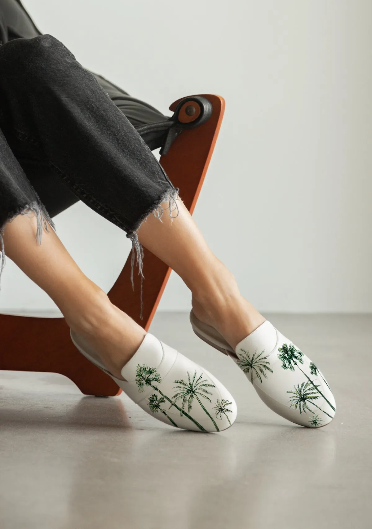 Cocora Valley White Mule Cushioned Upper