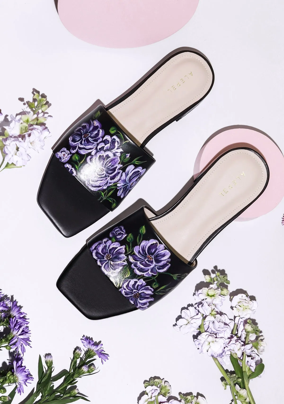 Comfort Footpad Cosmos Flower Black Square