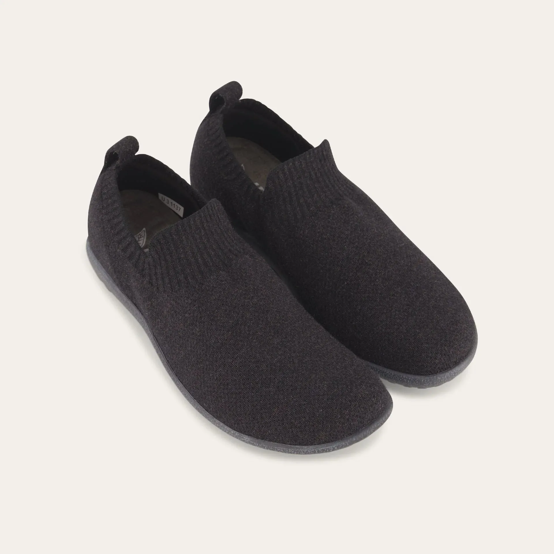 Compact Form Fit NAOT NUKU - BLACK - 13020038B