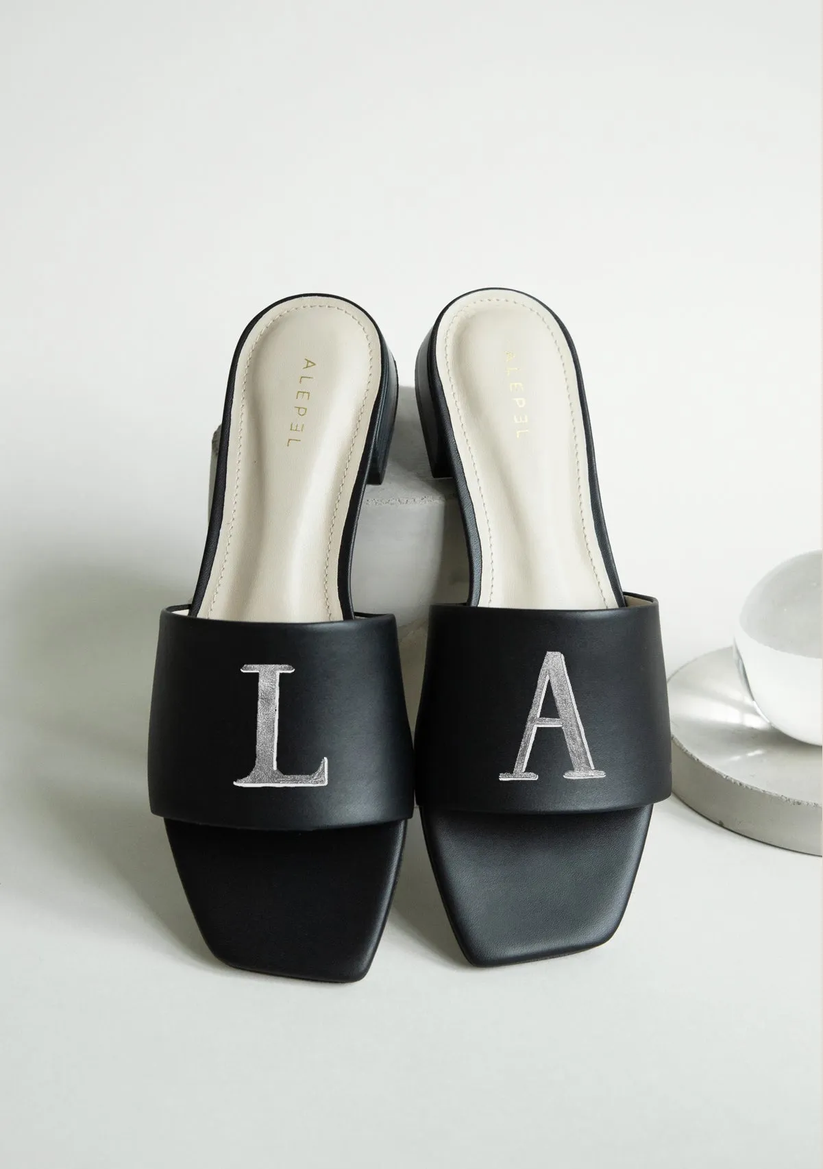 Cooling Effect Monogram Black Square
