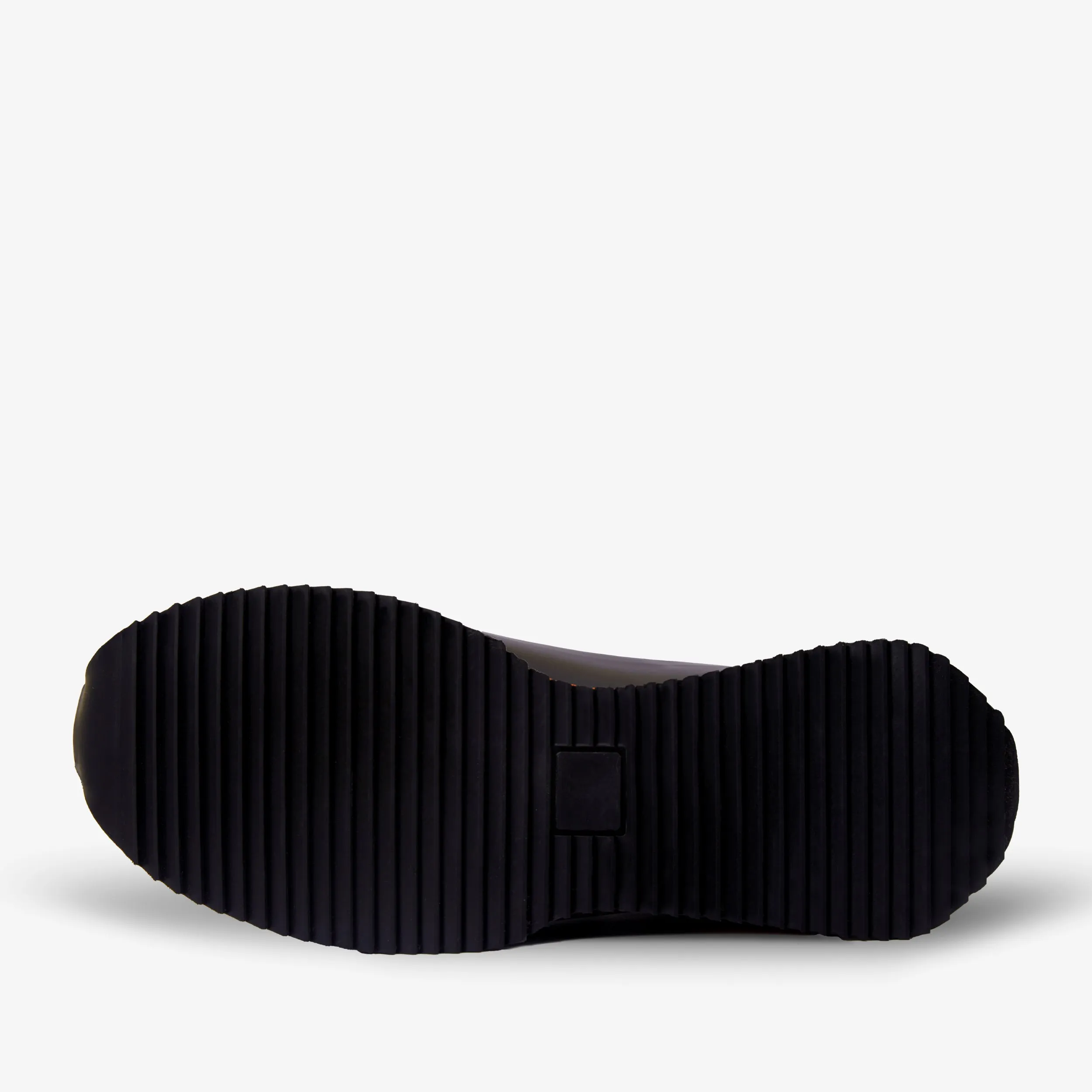Cushioned The Milford  Black  Leather Men Sneaker