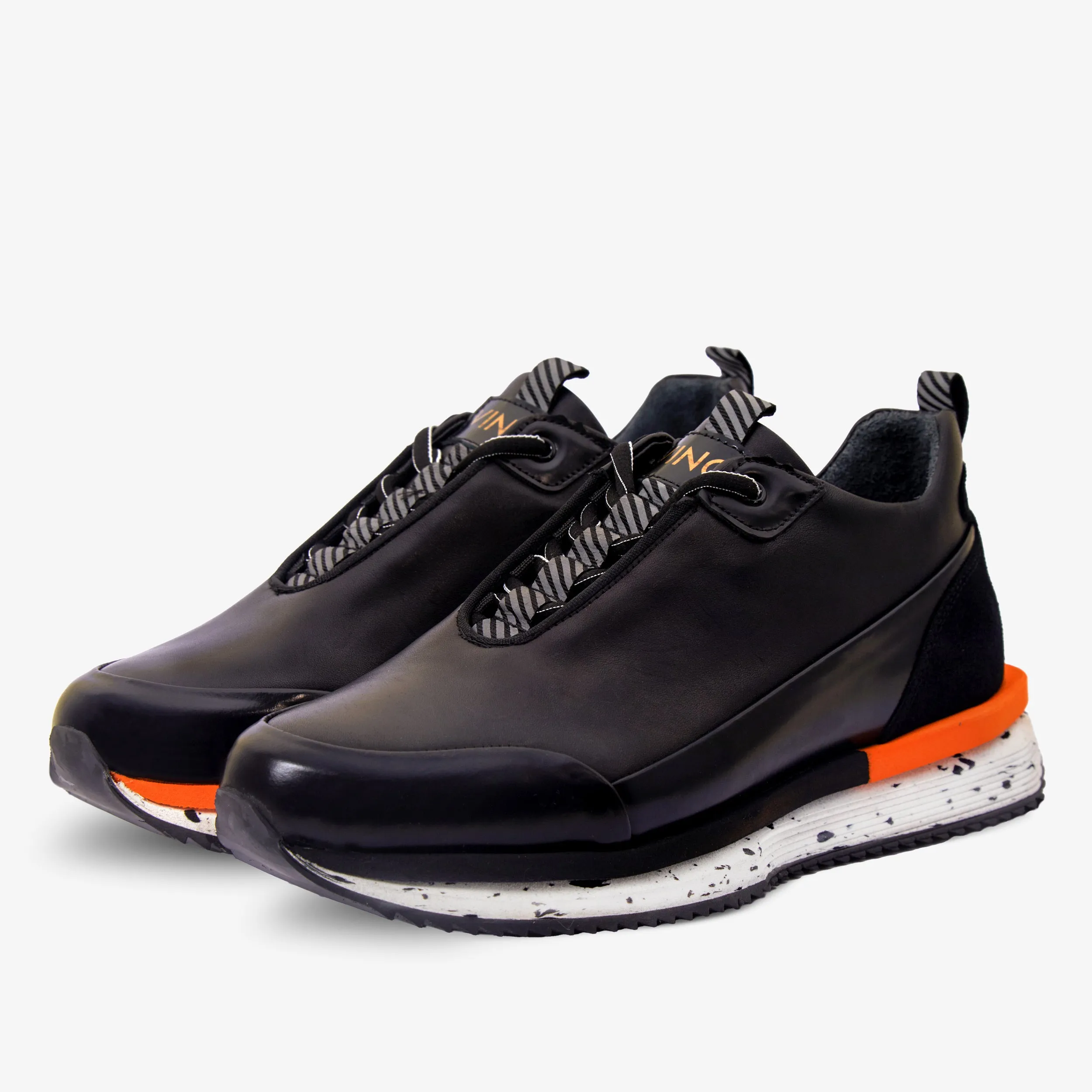 Cushioned The Milford  Black  Leather Men Sneaker
