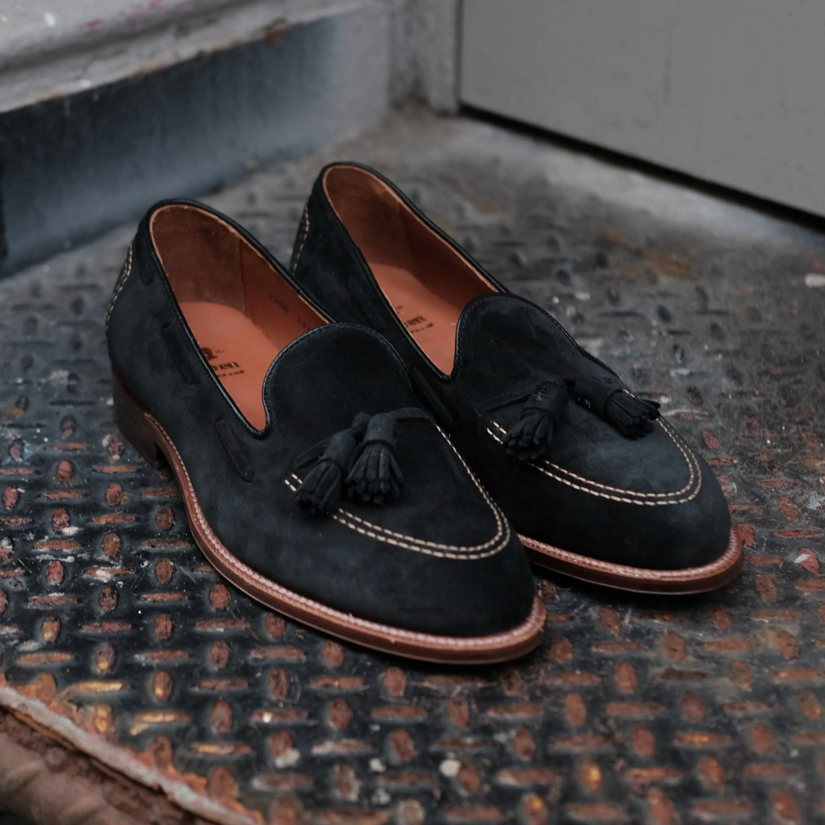 Nubuck Finish durable soles D0106 - Black Suede Tassel Loafer
