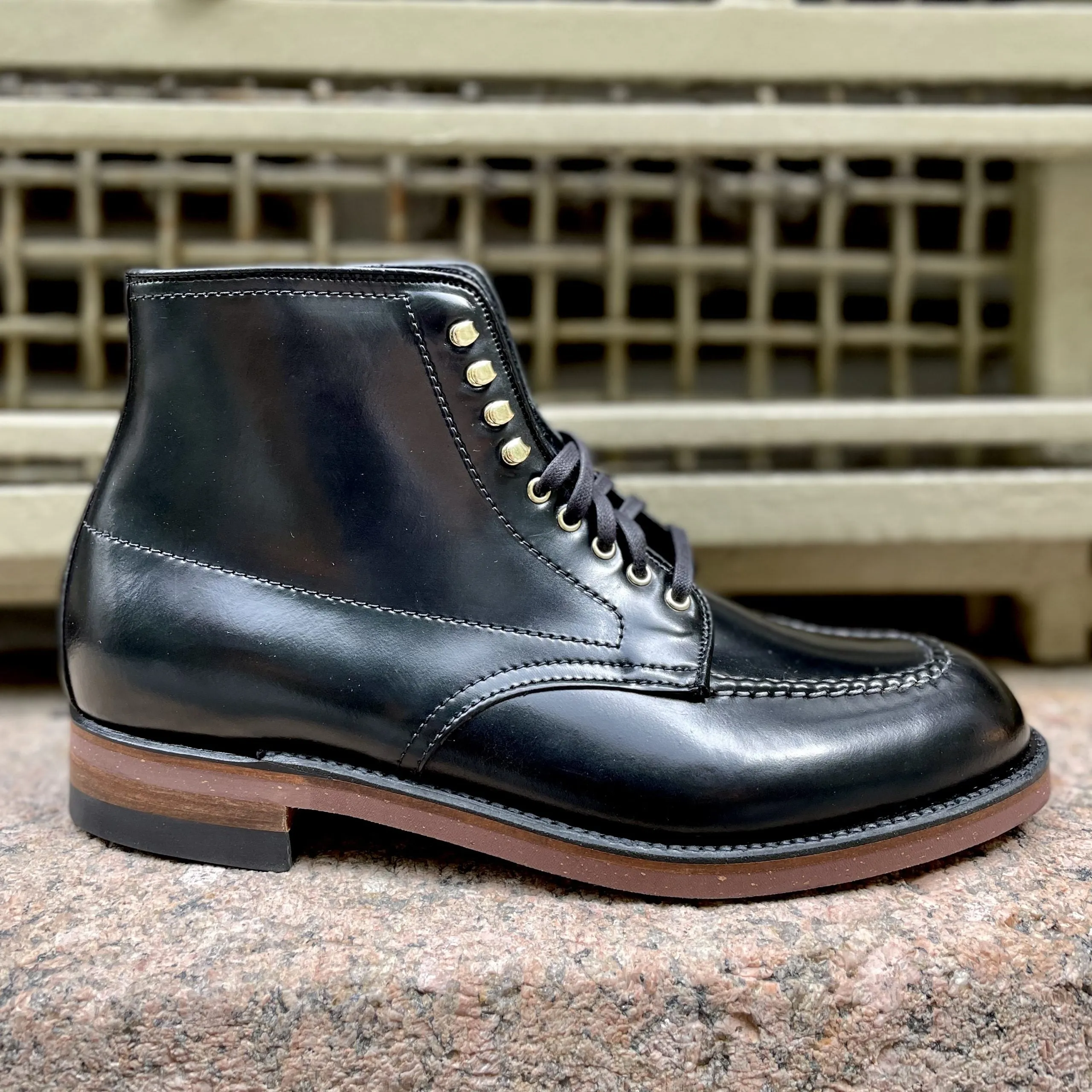 D1908H - Copake Indy Boot in Black Shell Hunting Trip Travel Essential