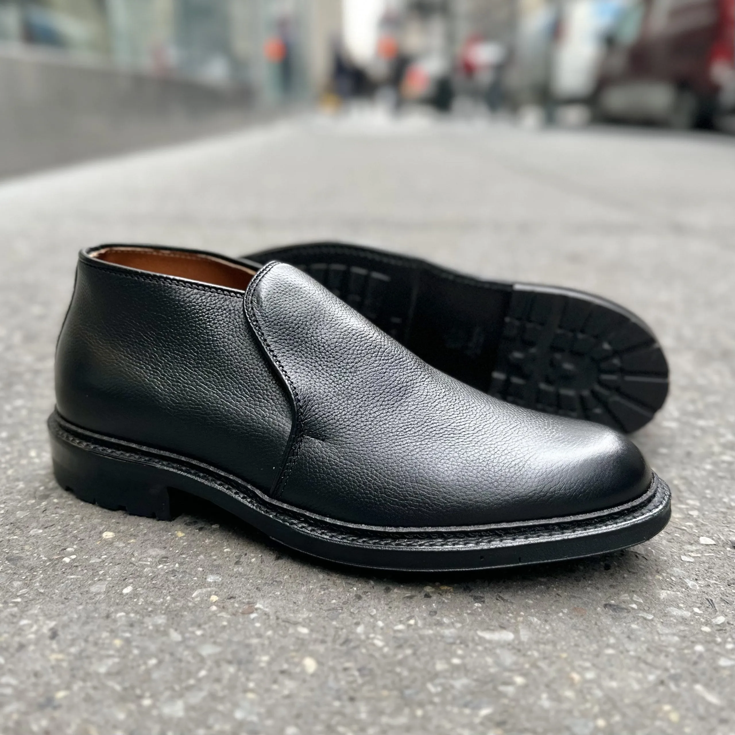 D2711C - 750 Chukka Boot in Black Regina Grain Military Grade