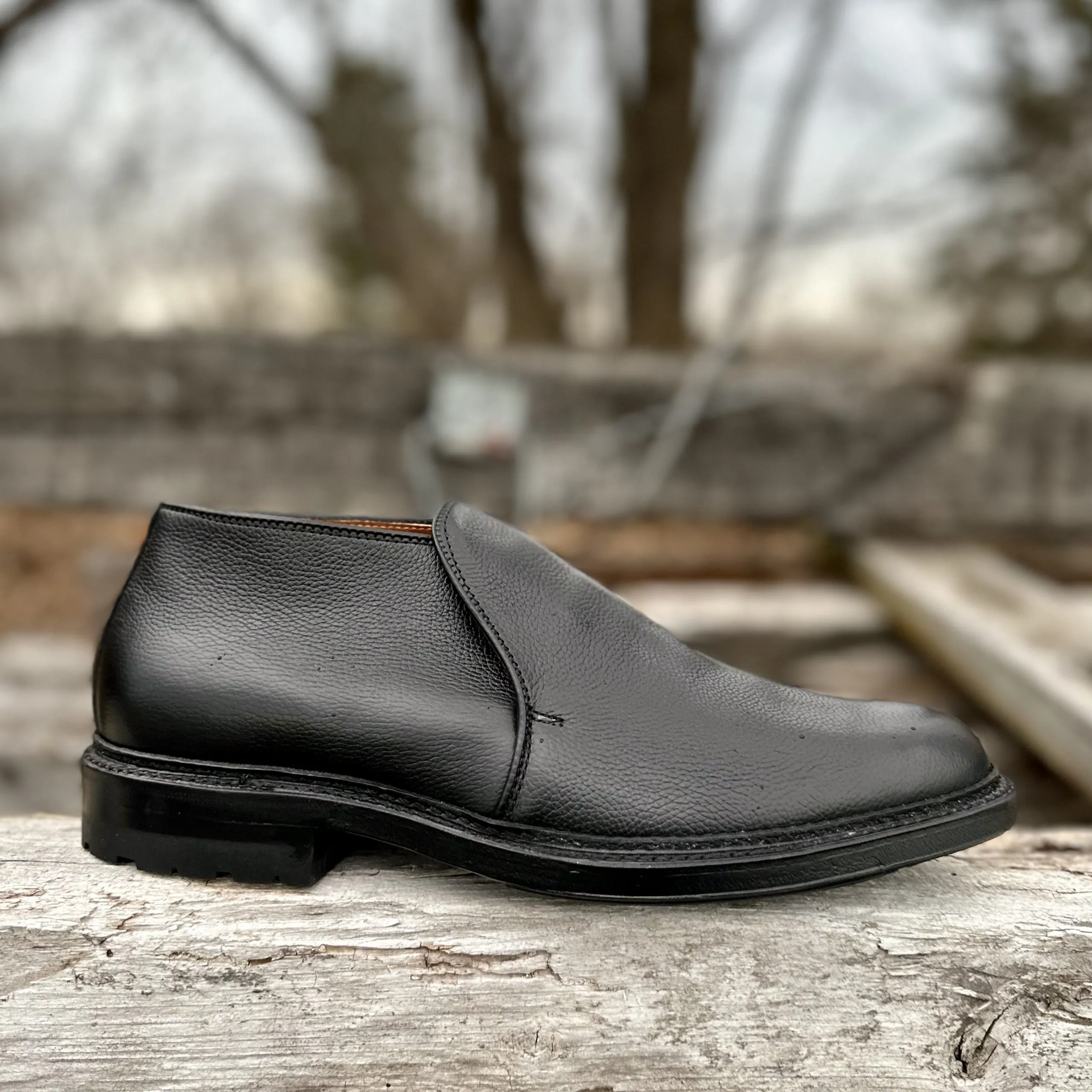 Strong material D2711C - 750 Chukka Boot in Black Regina Grain