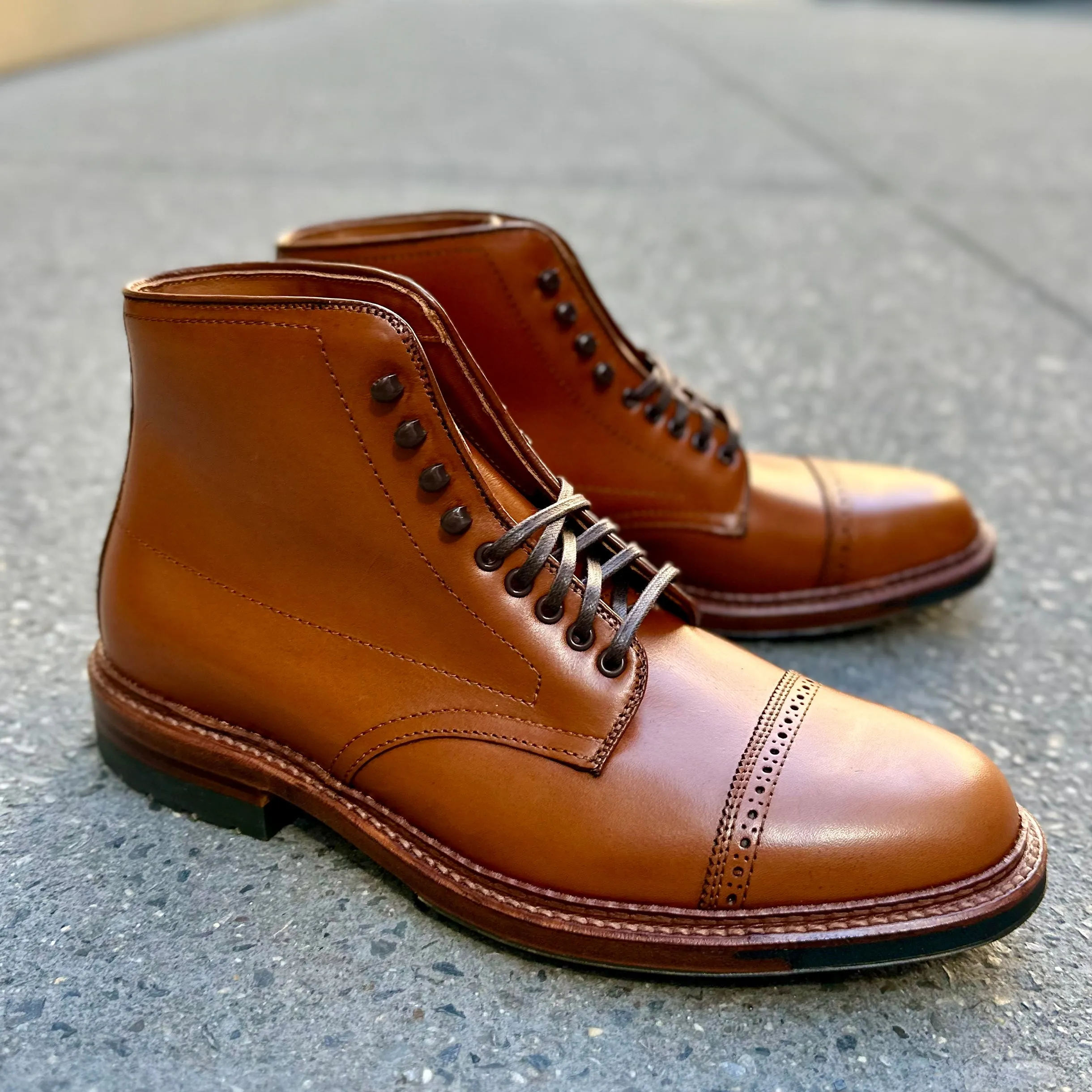 D2825HC - Jumper Boot in Burnished Tan Calfskin Walk Endure