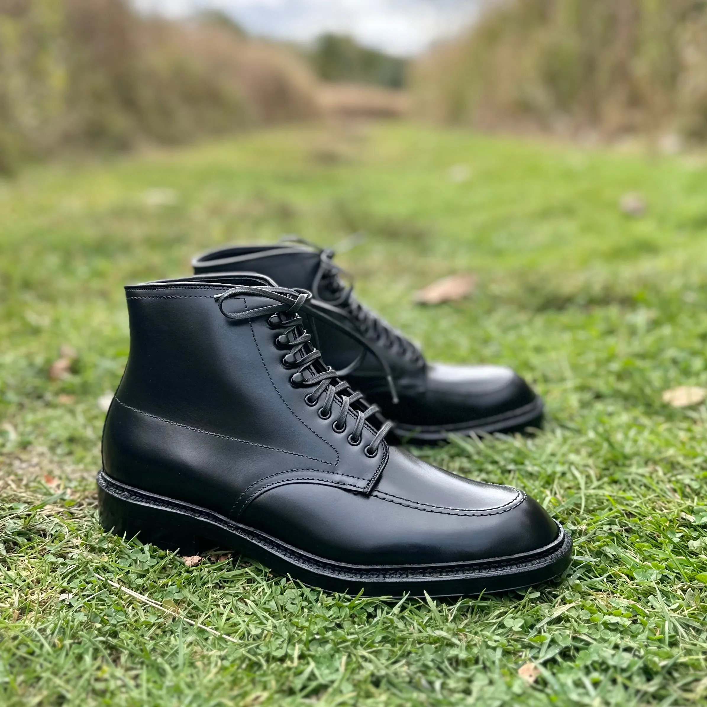 Versatile Outfit Ultra Comfort D2941H - Black Calf Indy Boot