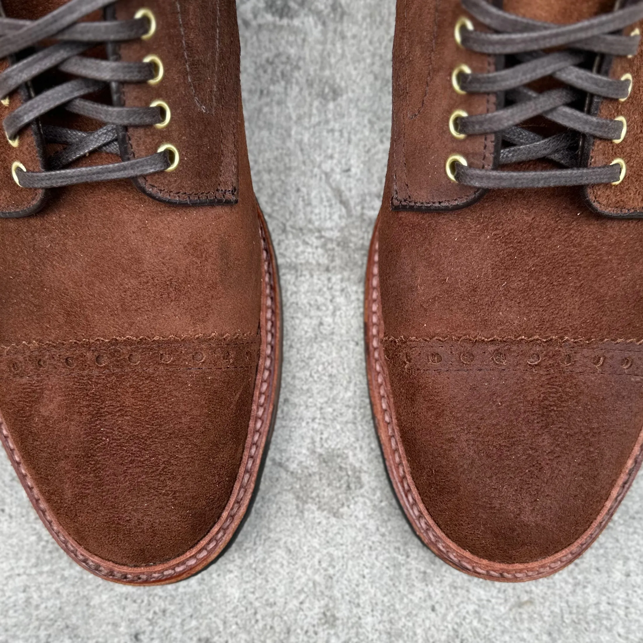 D6864HC - Jumper Boot in Tobacco Reverse Chamois Balanced feel