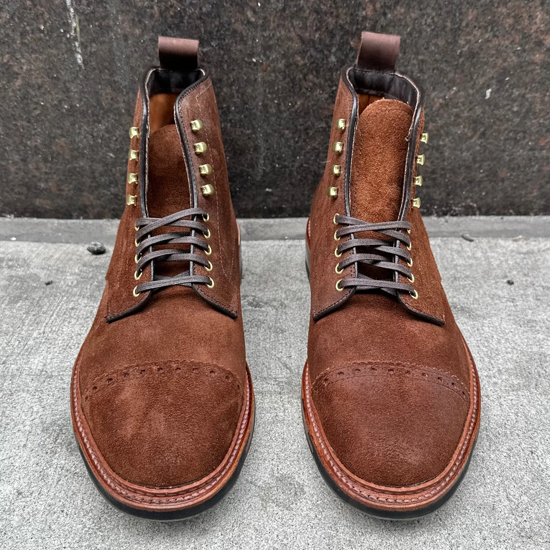D6864HC - Jumper Boot in Tobacco Reverse Chamois Balanced feel