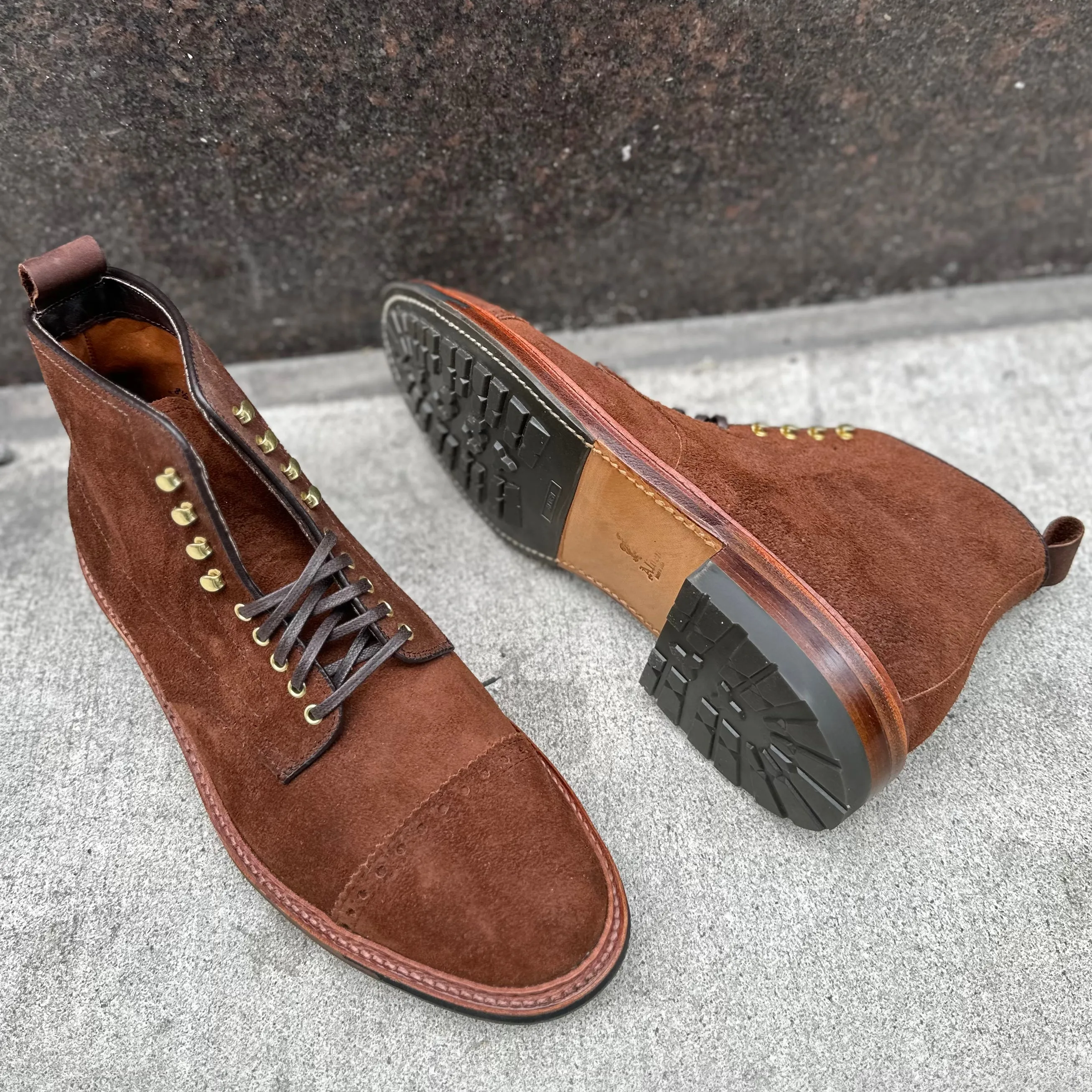 D6864HC - Jumper Boot in Tobacco Reverse Chamois Balanced feel