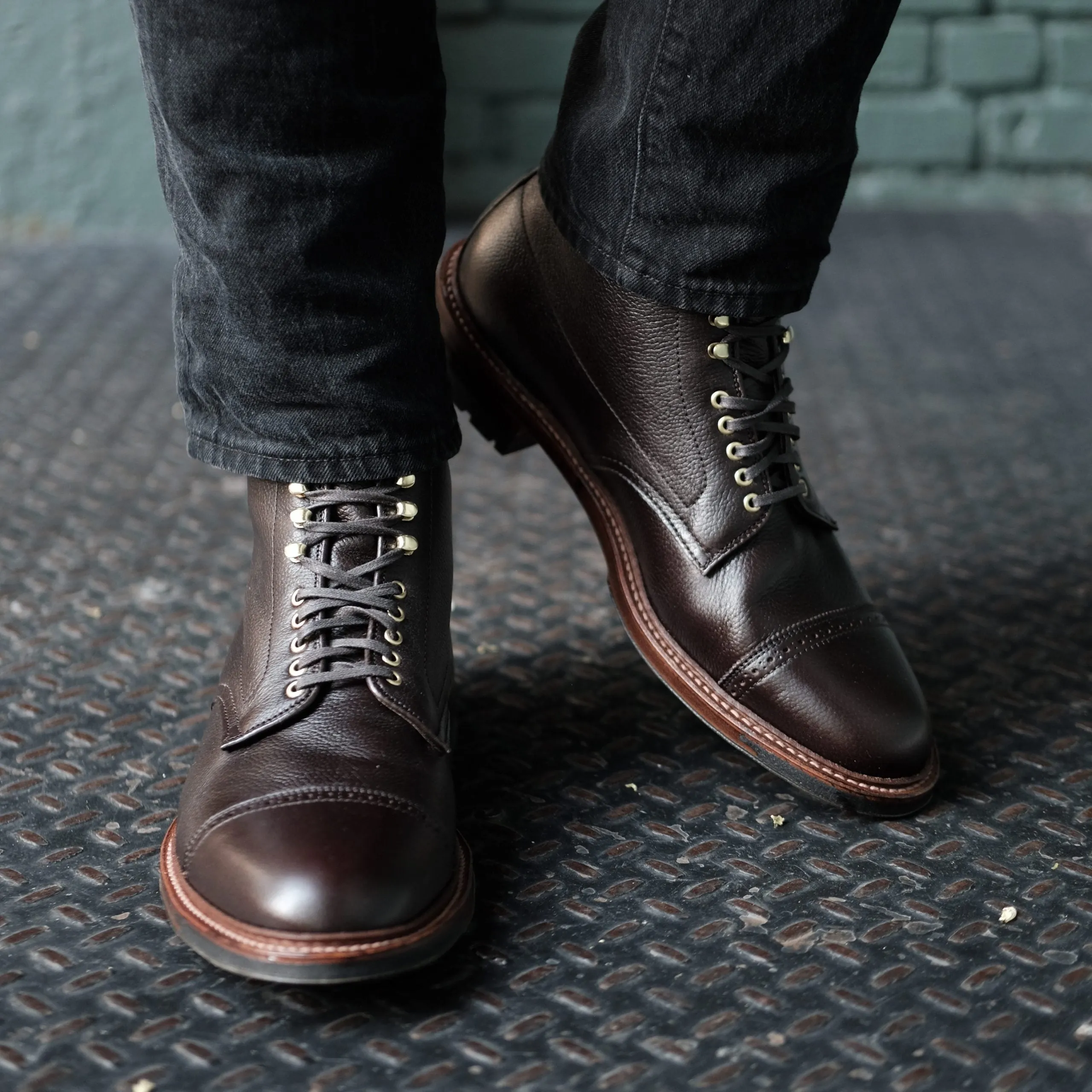 D9819HC - Jumper Boot in Regina Brown Grain Adjustable Strap