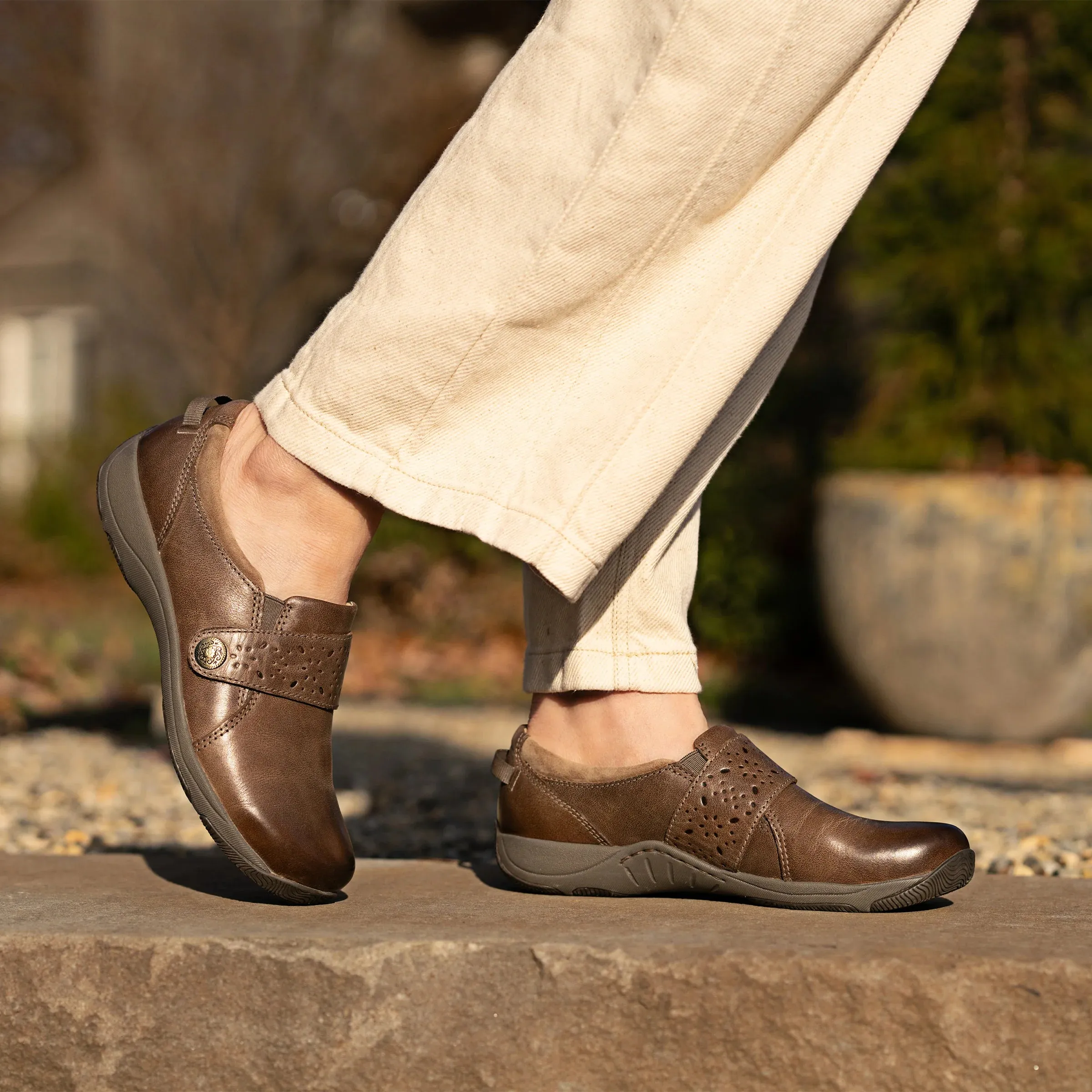 DANSKO SALLIE - STONE TAN Non Slip