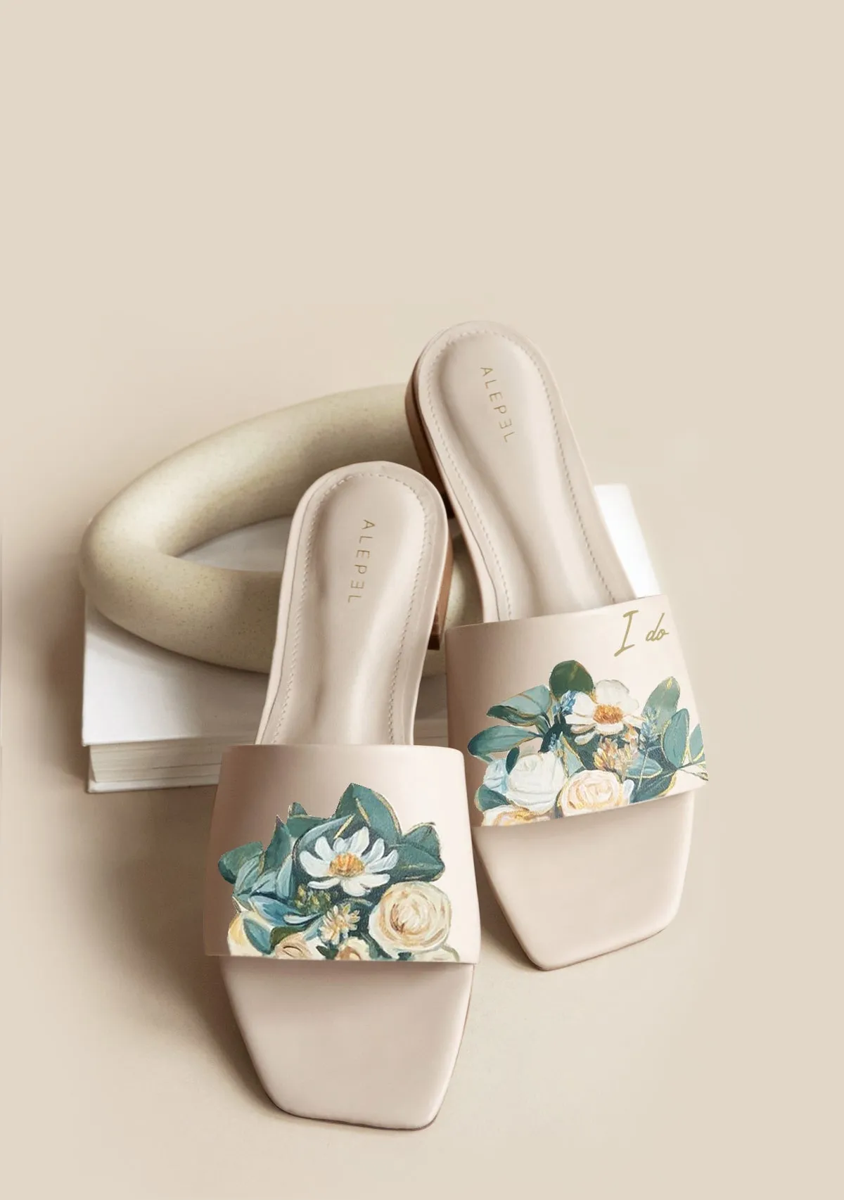 Easy Slip Buckle Bridal Bouquet Beige Square