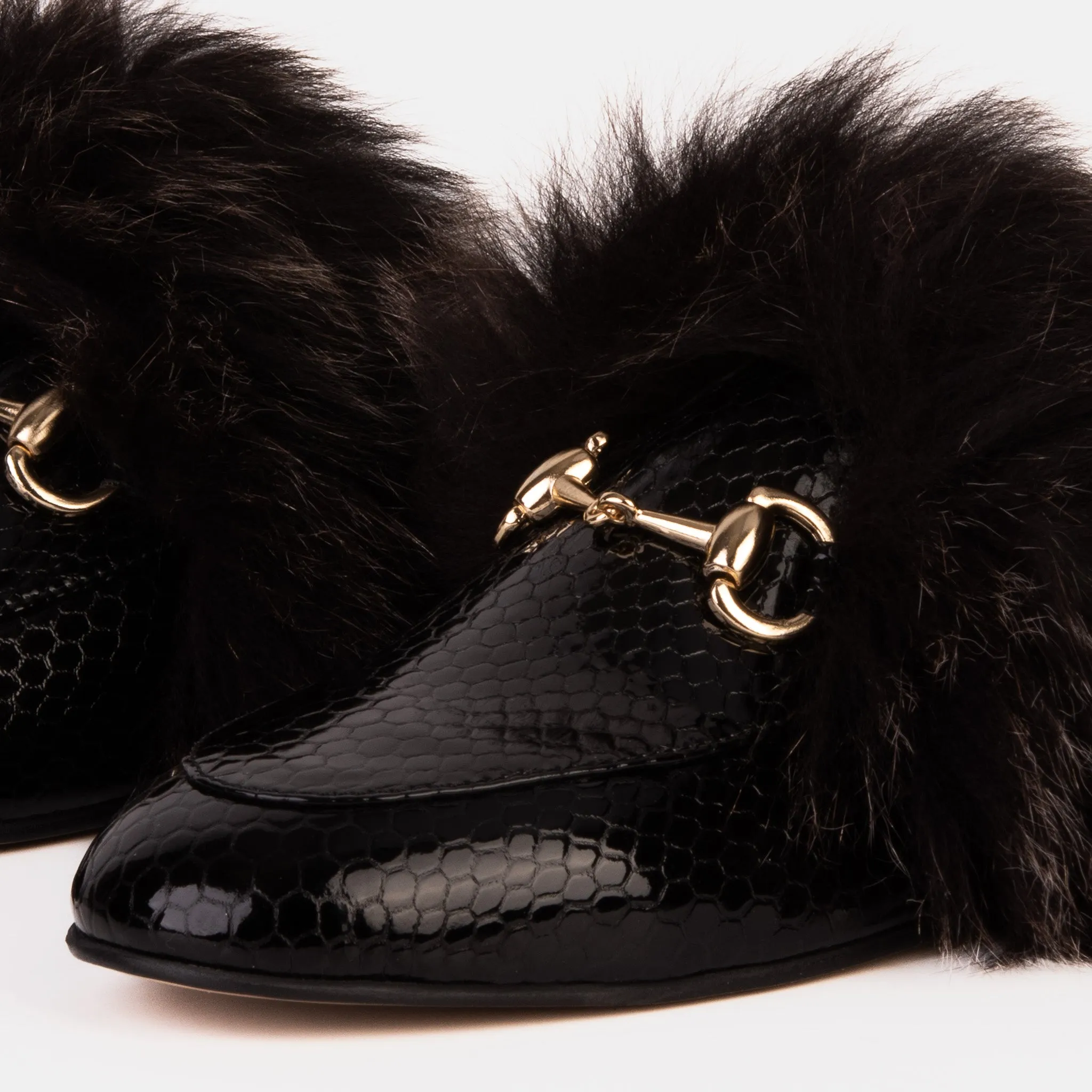 Everyday Essential The Izmir Black Patent Leather Natural Fur Women Slipper