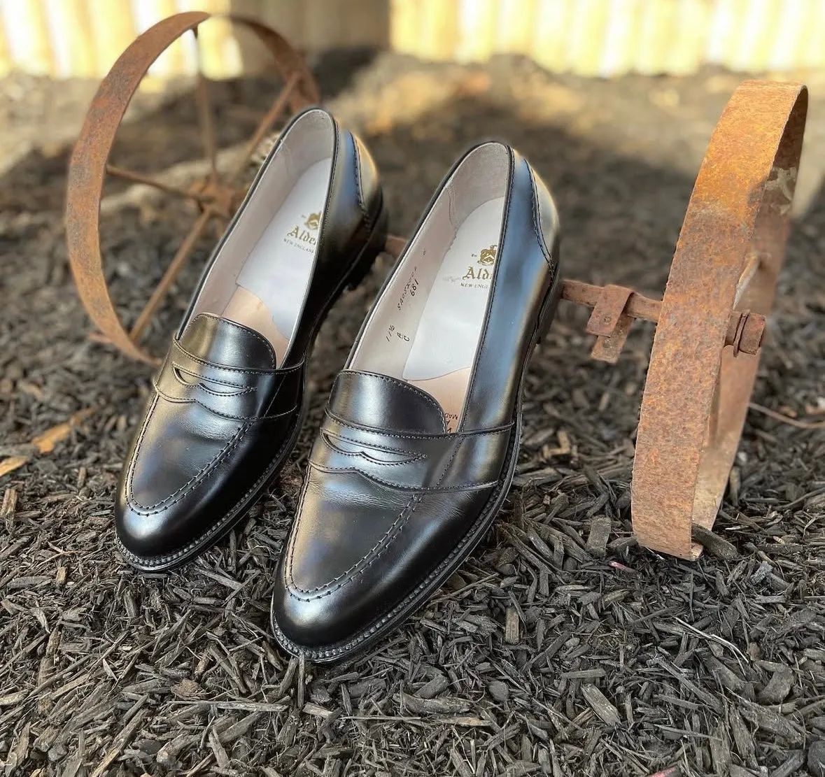 Arch Love 681 - Full Strap Loafer in Black Calfskin