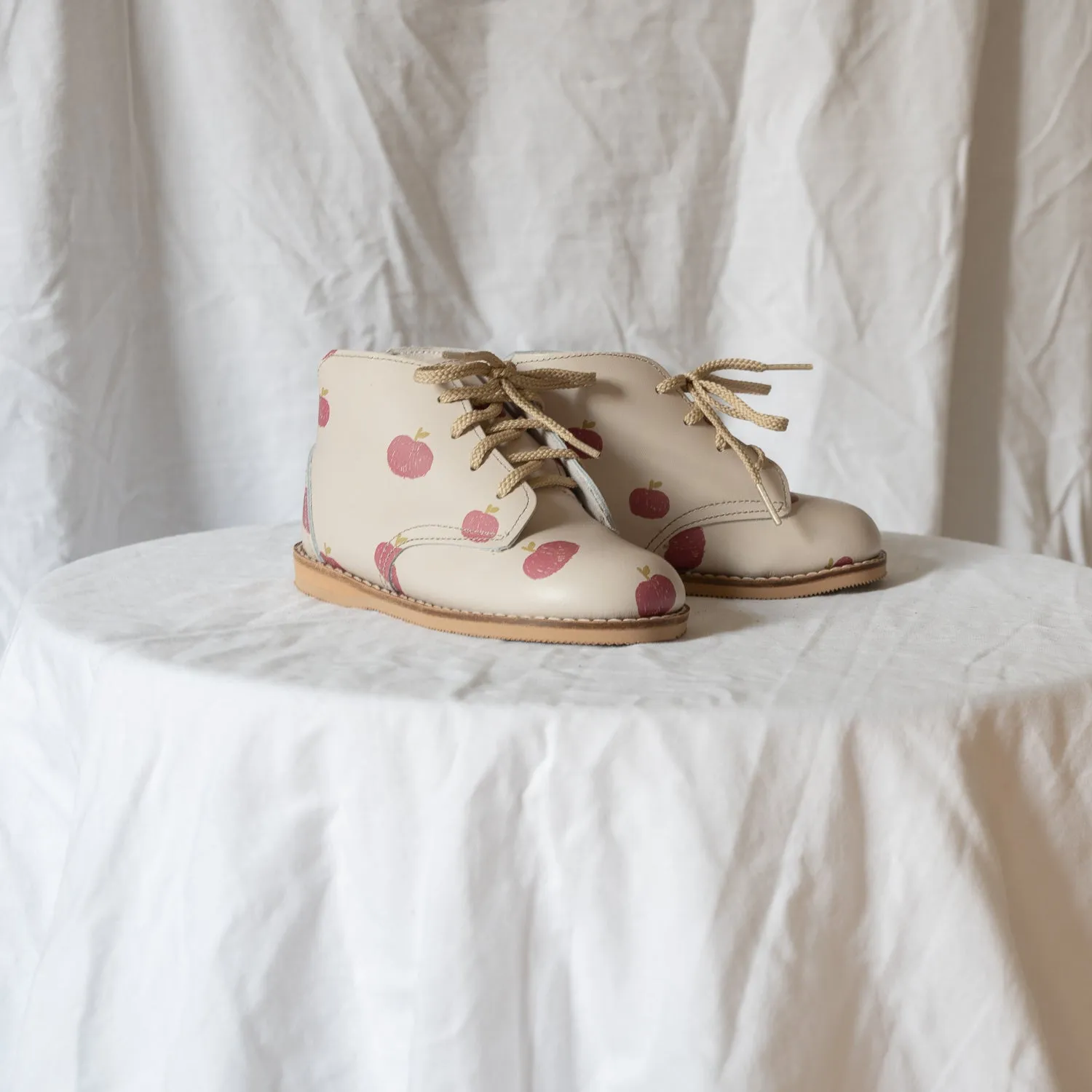 Fast Delivery Milo Boot - Apple