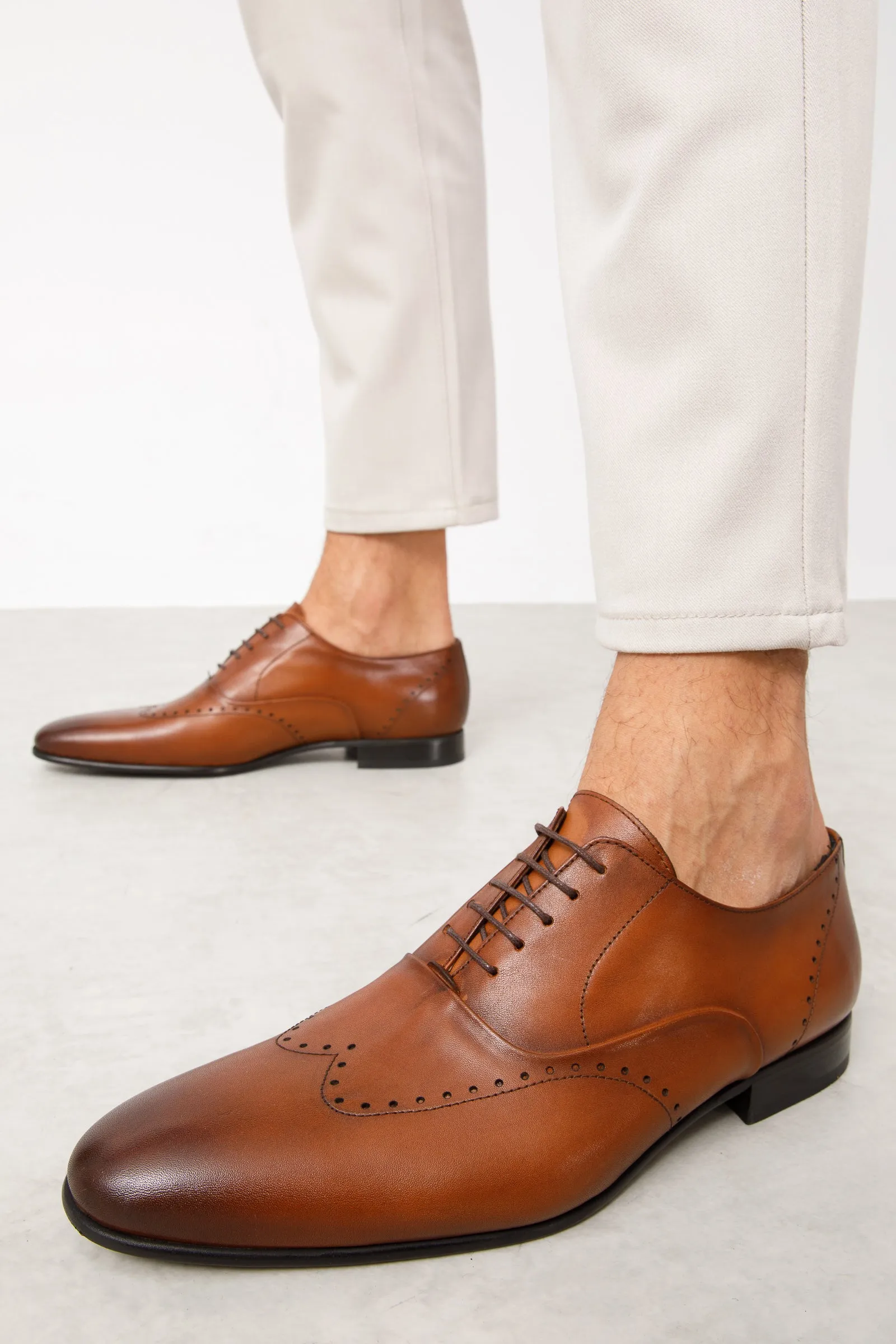 Flexible Outsole The Roma Tan Leather Wingtip Oxford Men Shoe