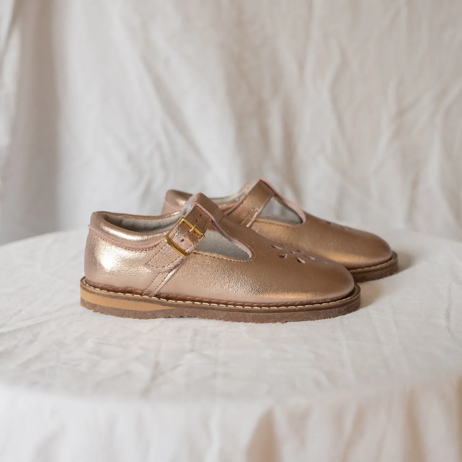 Flora T-Strap - Copper Slip Resistant