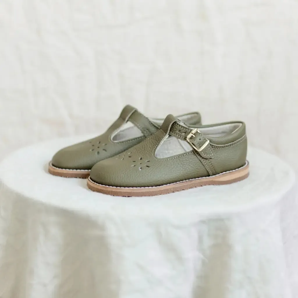 Party - worthy kids' shoes Flora T-Strap - Pine