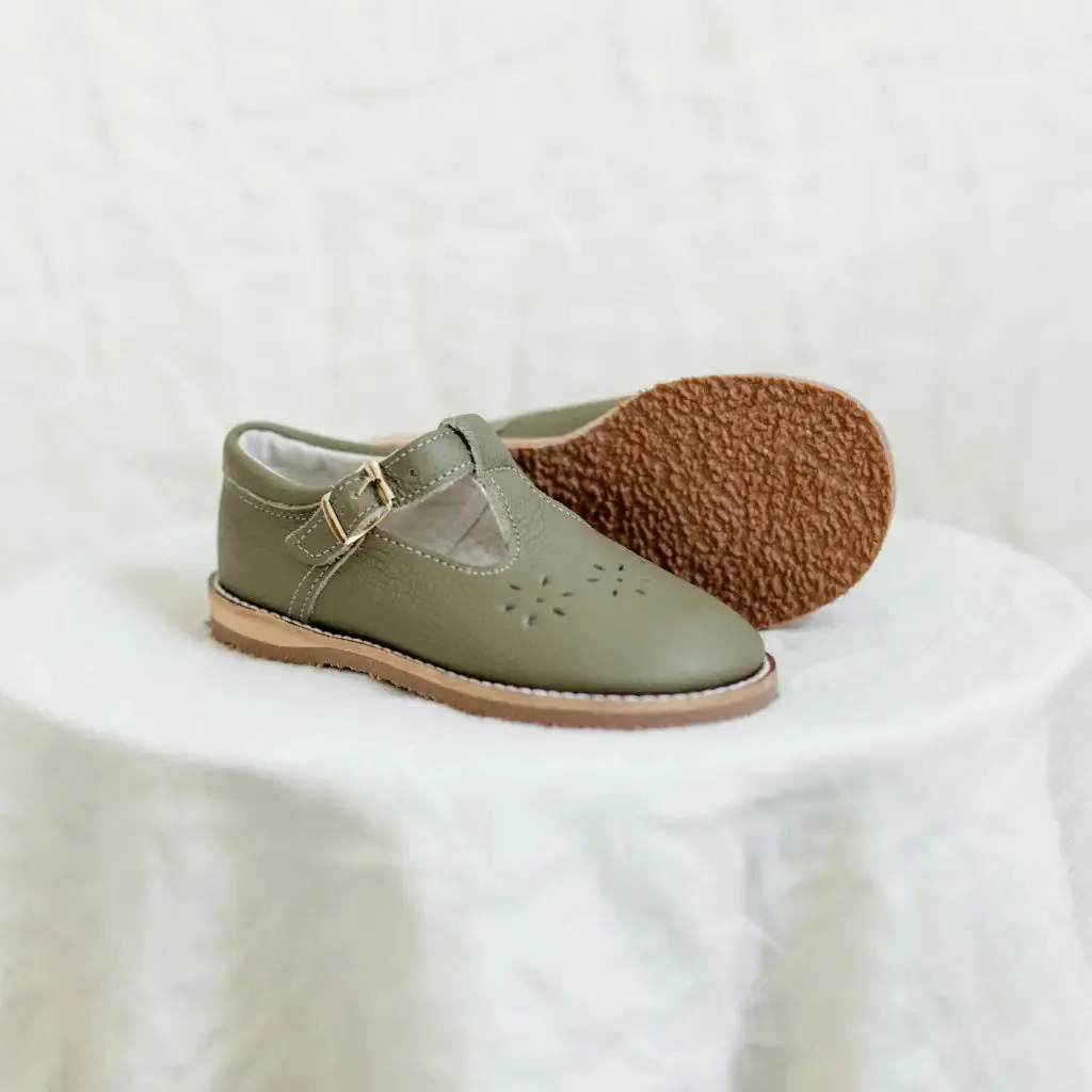 Flora T-Strap - Pine mules
