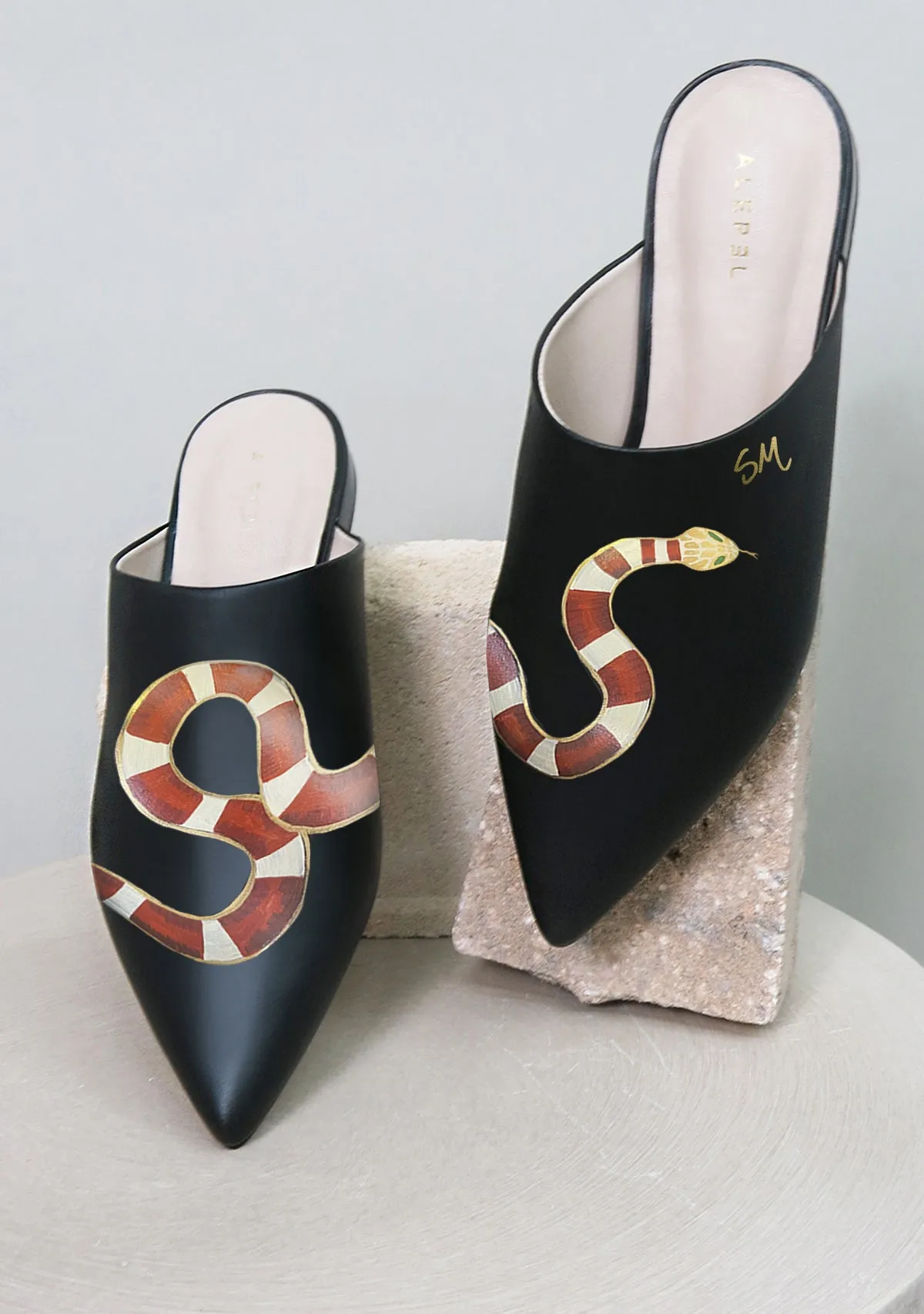 Gold Snake Black Pointe Glam-Look