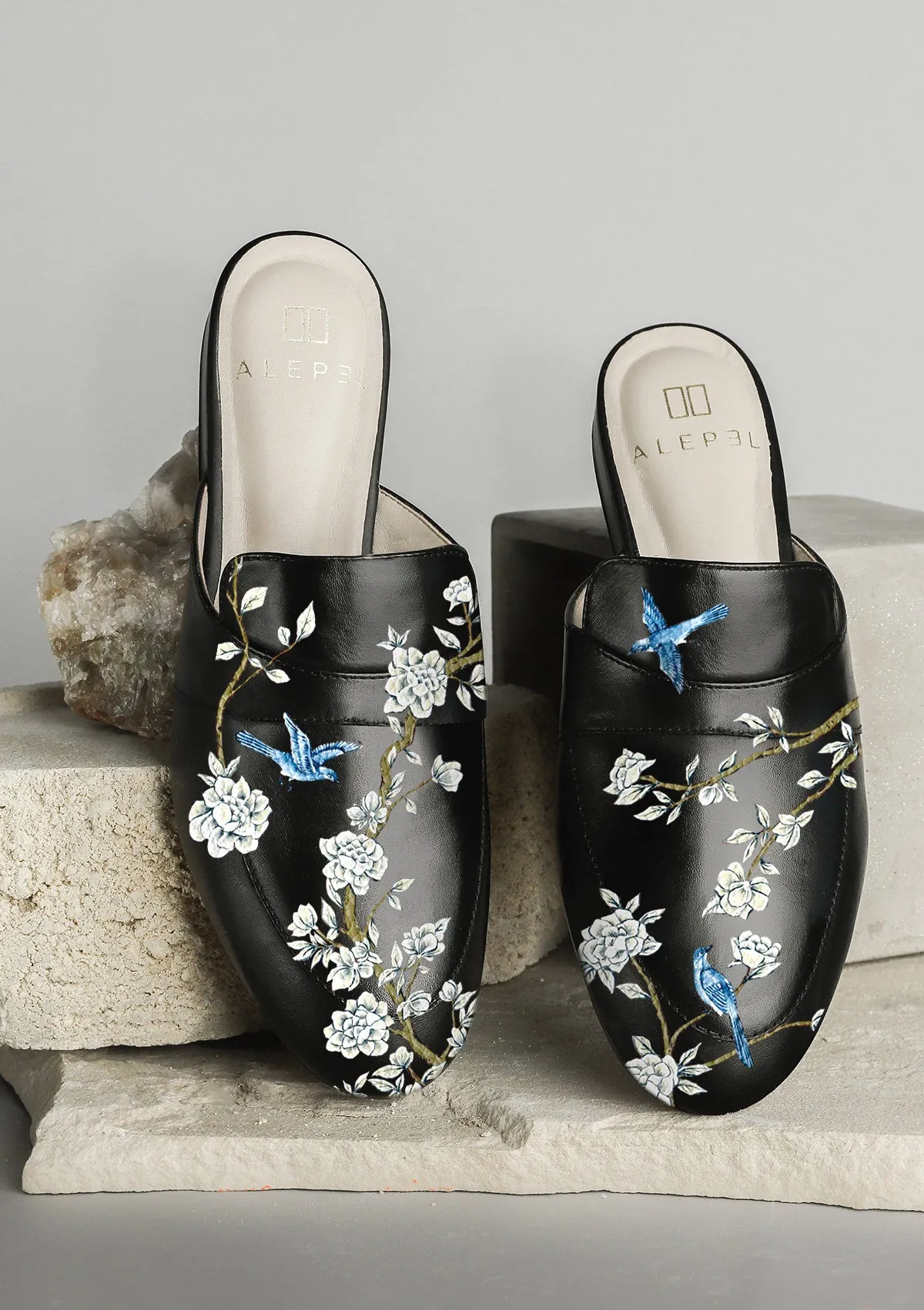 Japanese Garden Black Mule Premium Material
