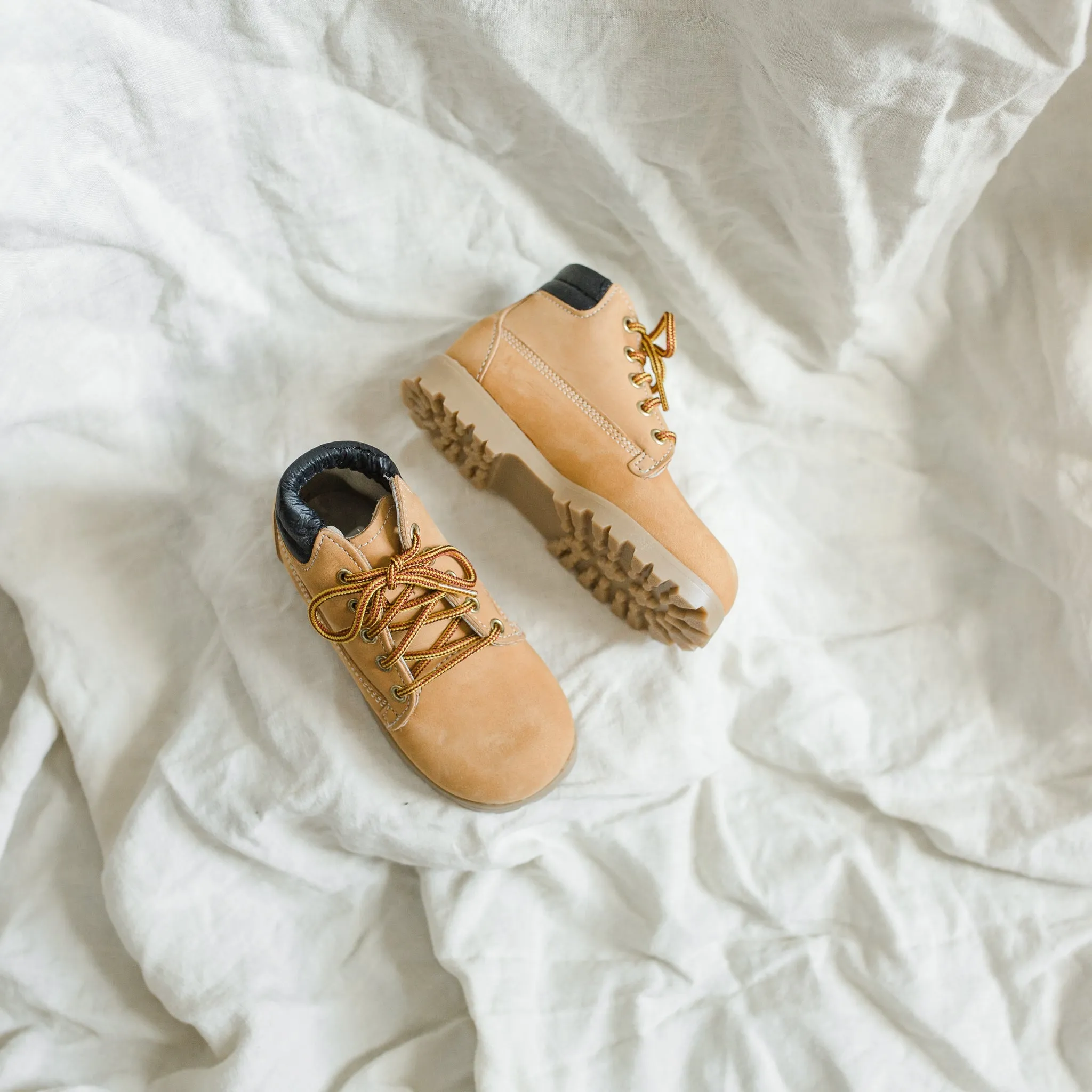 Lace Details Levon High Top - Tan Nubuck