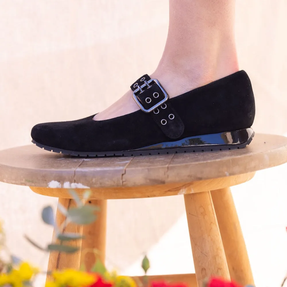 L'AMOUR DES PIEDS TANZY - BLACK Minimalist Appeal