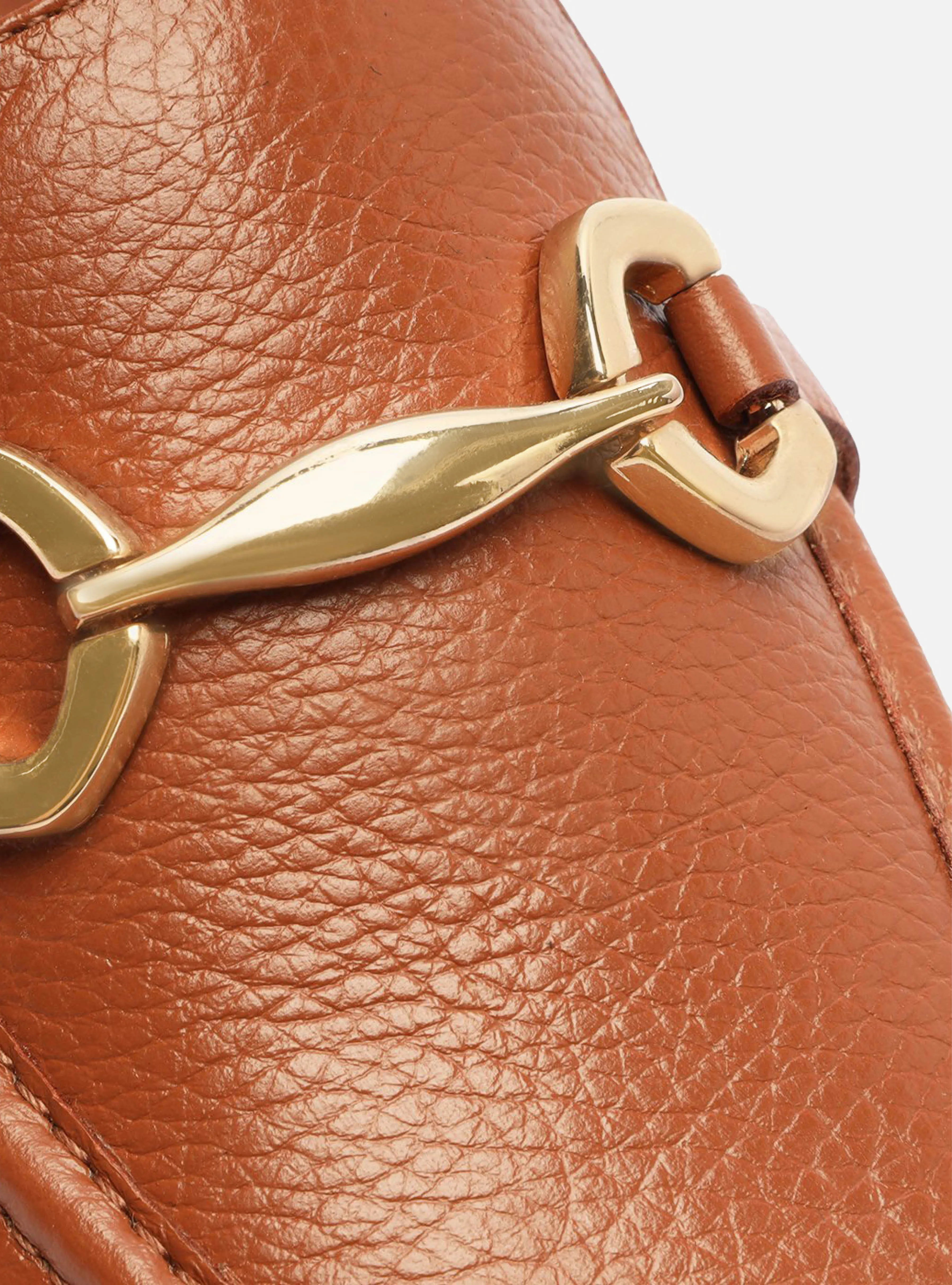 Light Padding Emma Leather Loafer