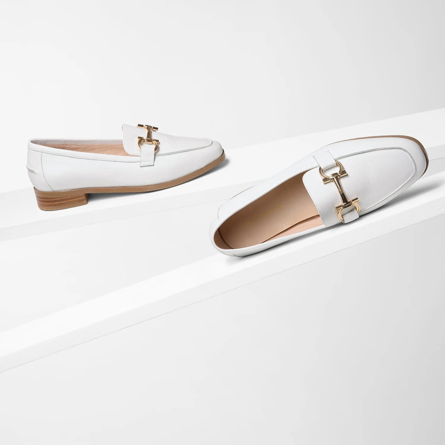Lightweight Shoes Avery Loafer | White Pebble