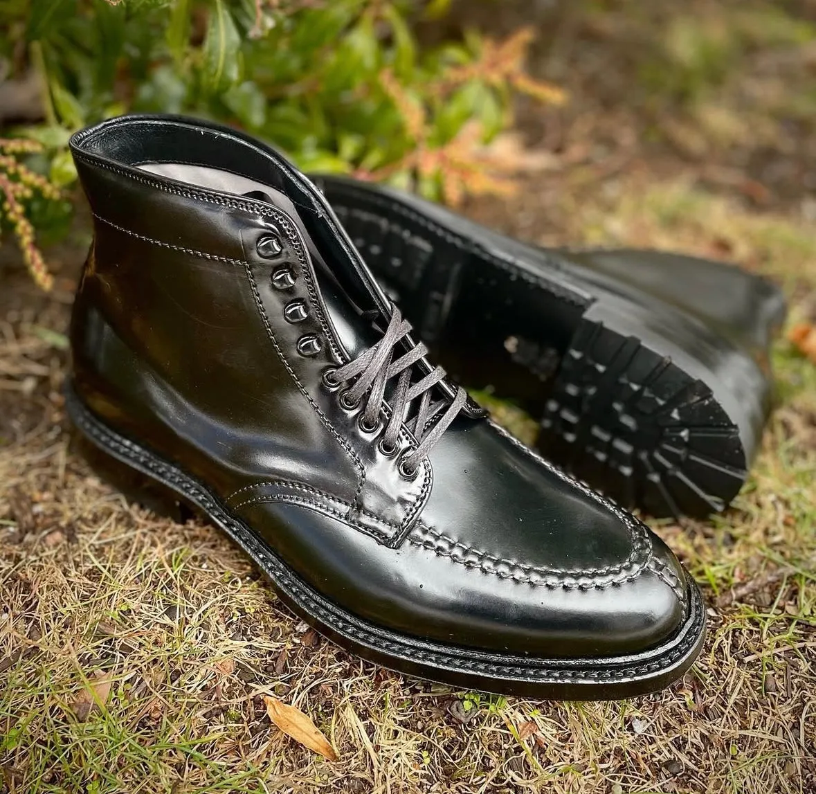 Day To Night Lace-Up Design 40509HC - Indy Boot w Commando Black Shell