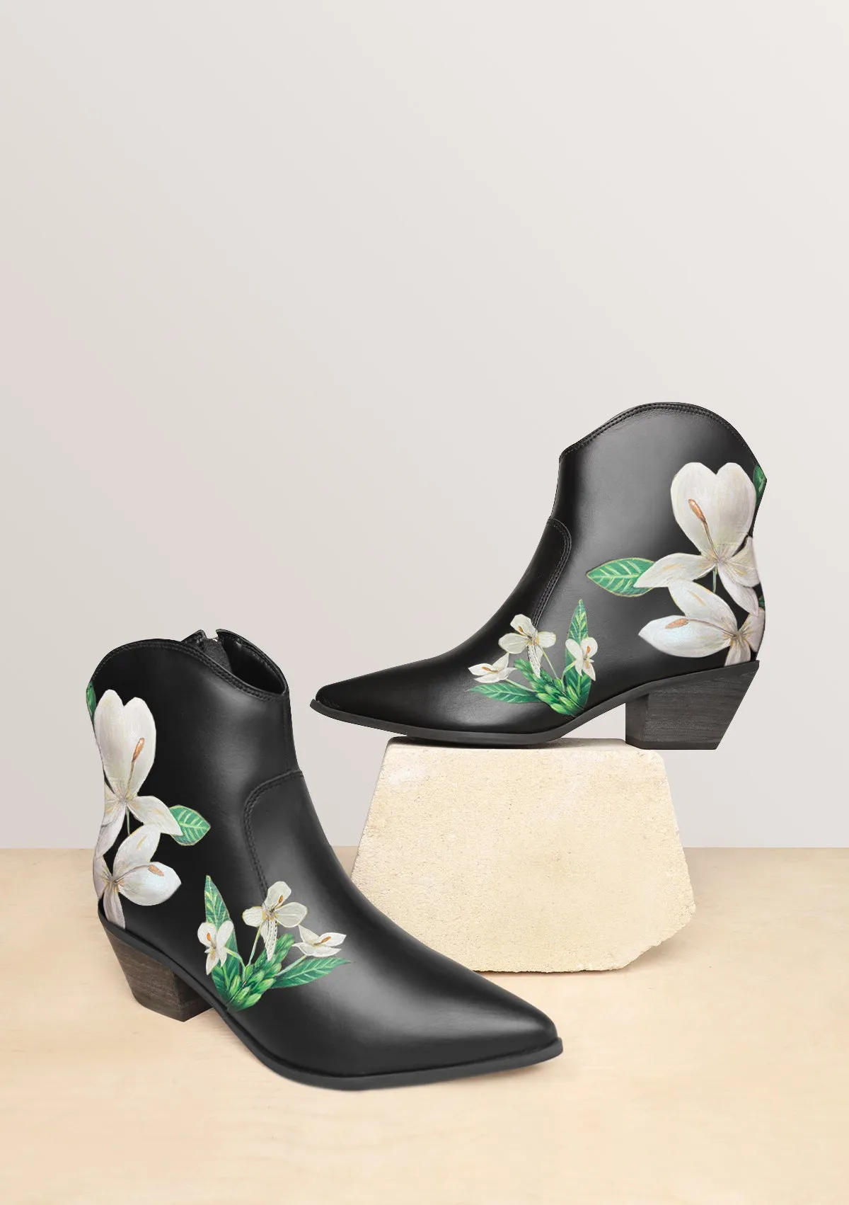 Mariposa Black Cowboy Boot Fashionable Style